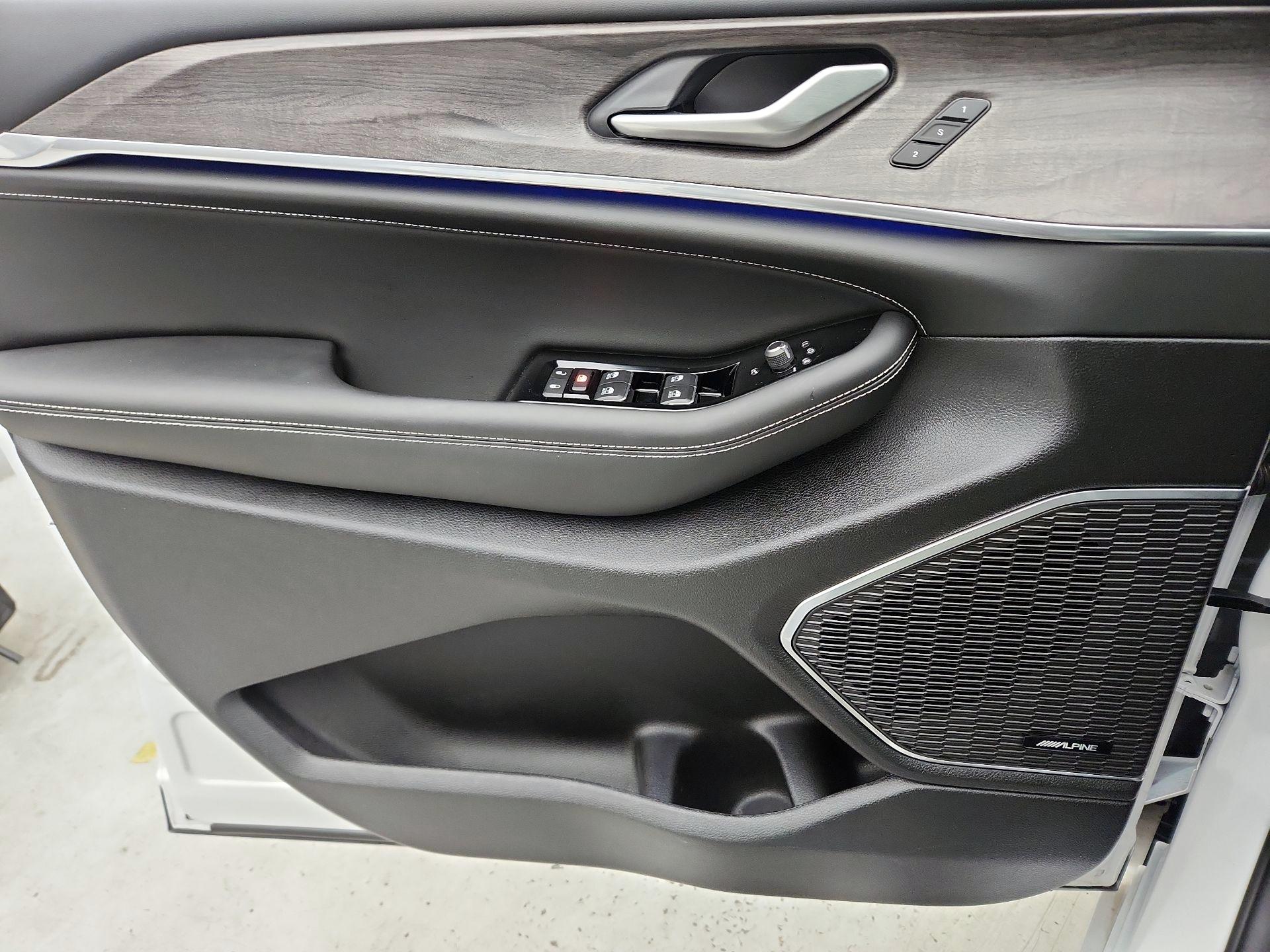 Thumbnail: 2024 Jeep Grand Cherokee - 12