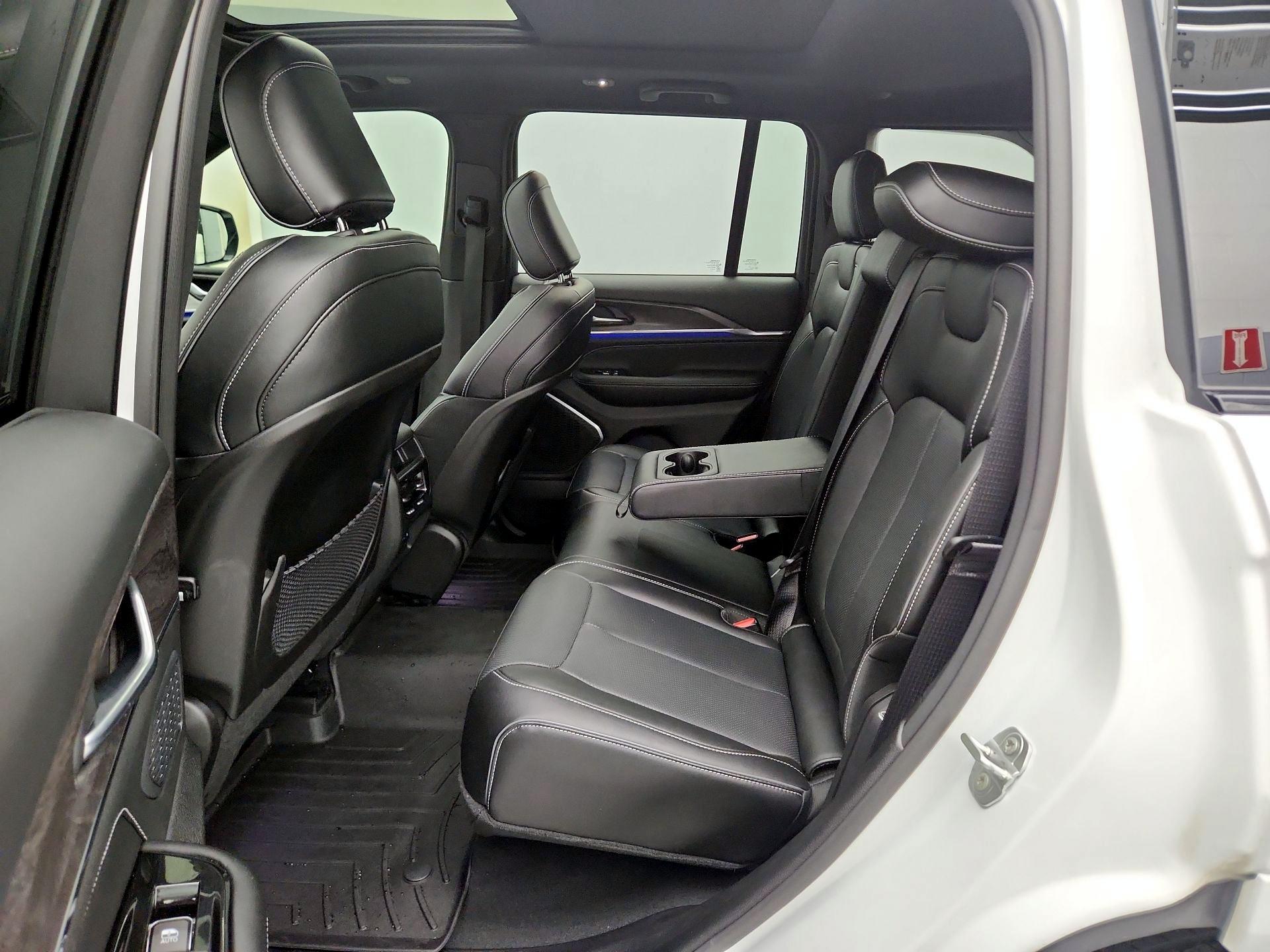 Thumbnail: 2024 Jeep Grand Cherokee - 20