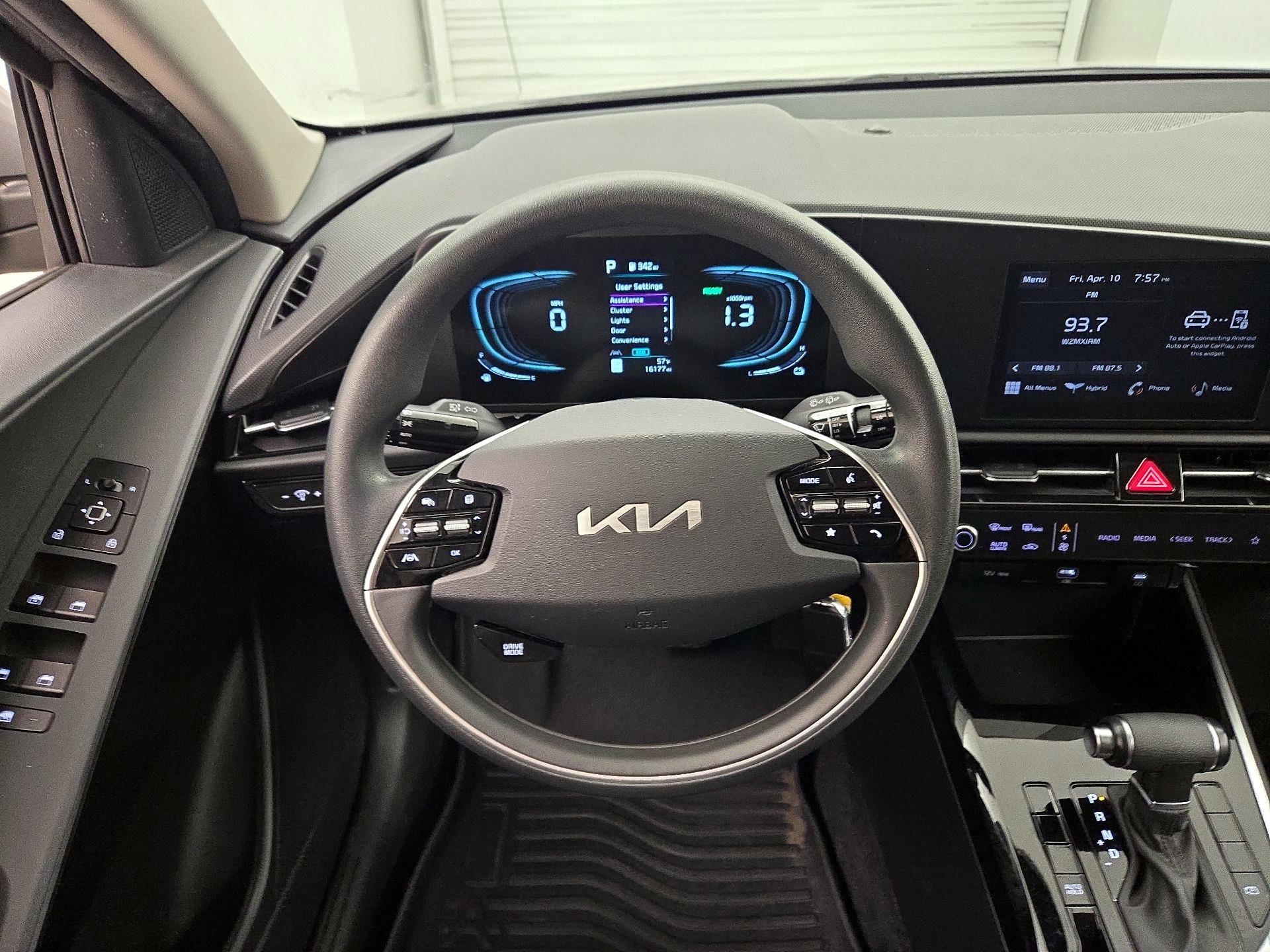 Thumbnail: 2023 Kia Niro - 10