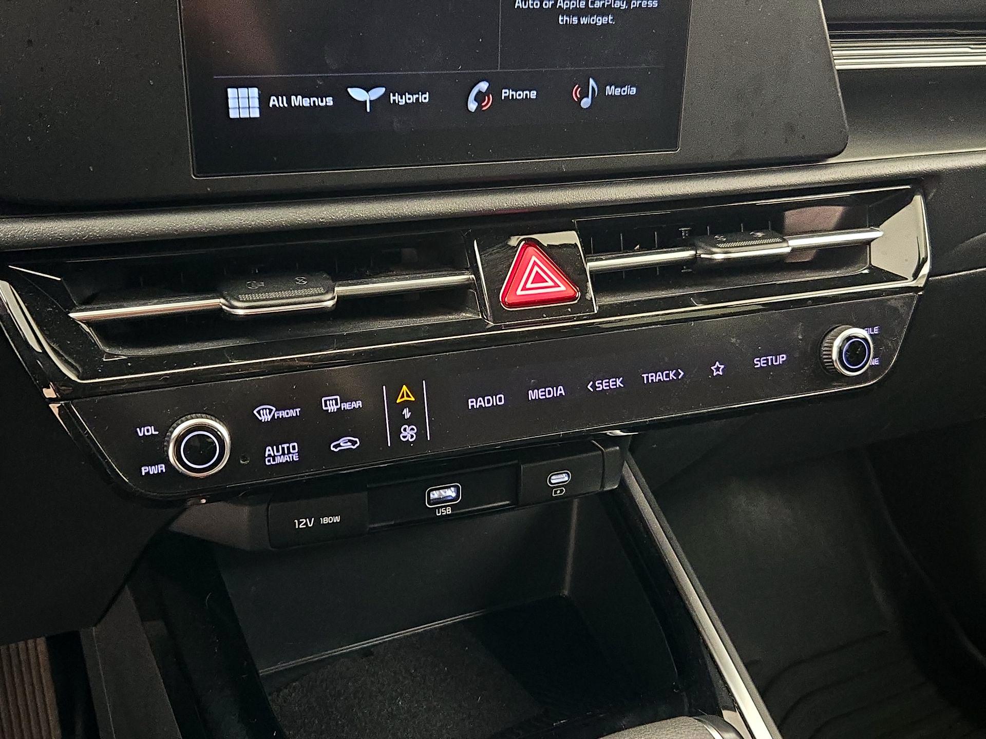 Thumbnail: 2023 Kia Niro - 16