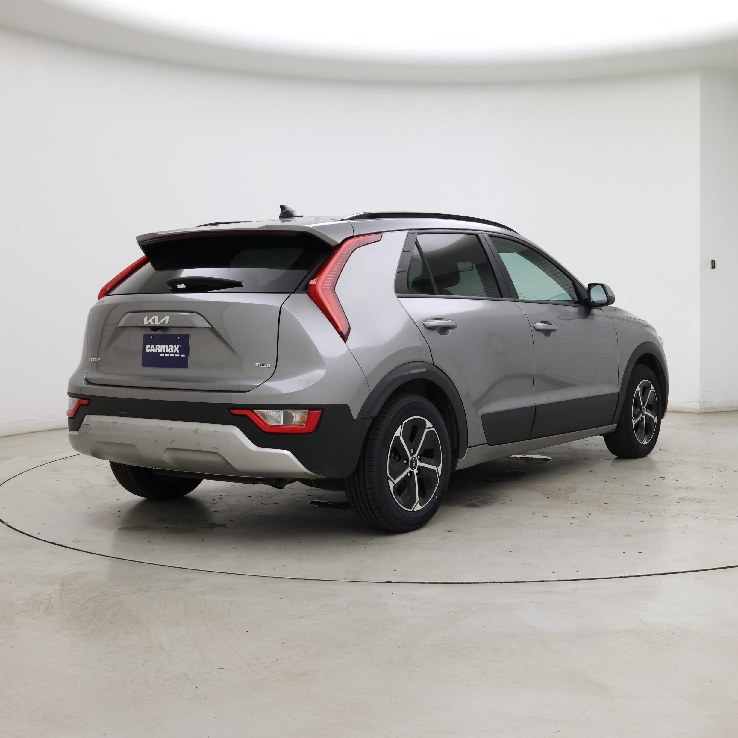 Thumbnail: 2023 Kia Niro - 8