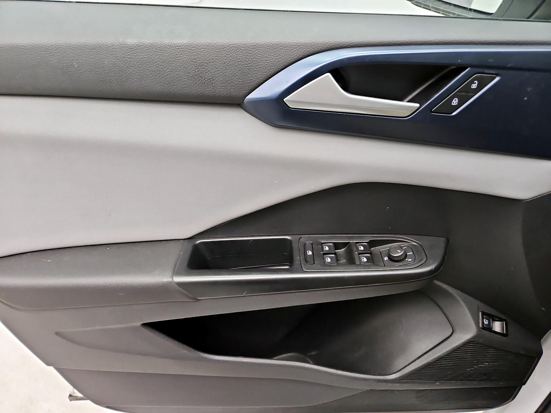 Thumbnail: 2023 Volkswagen Taos - 12