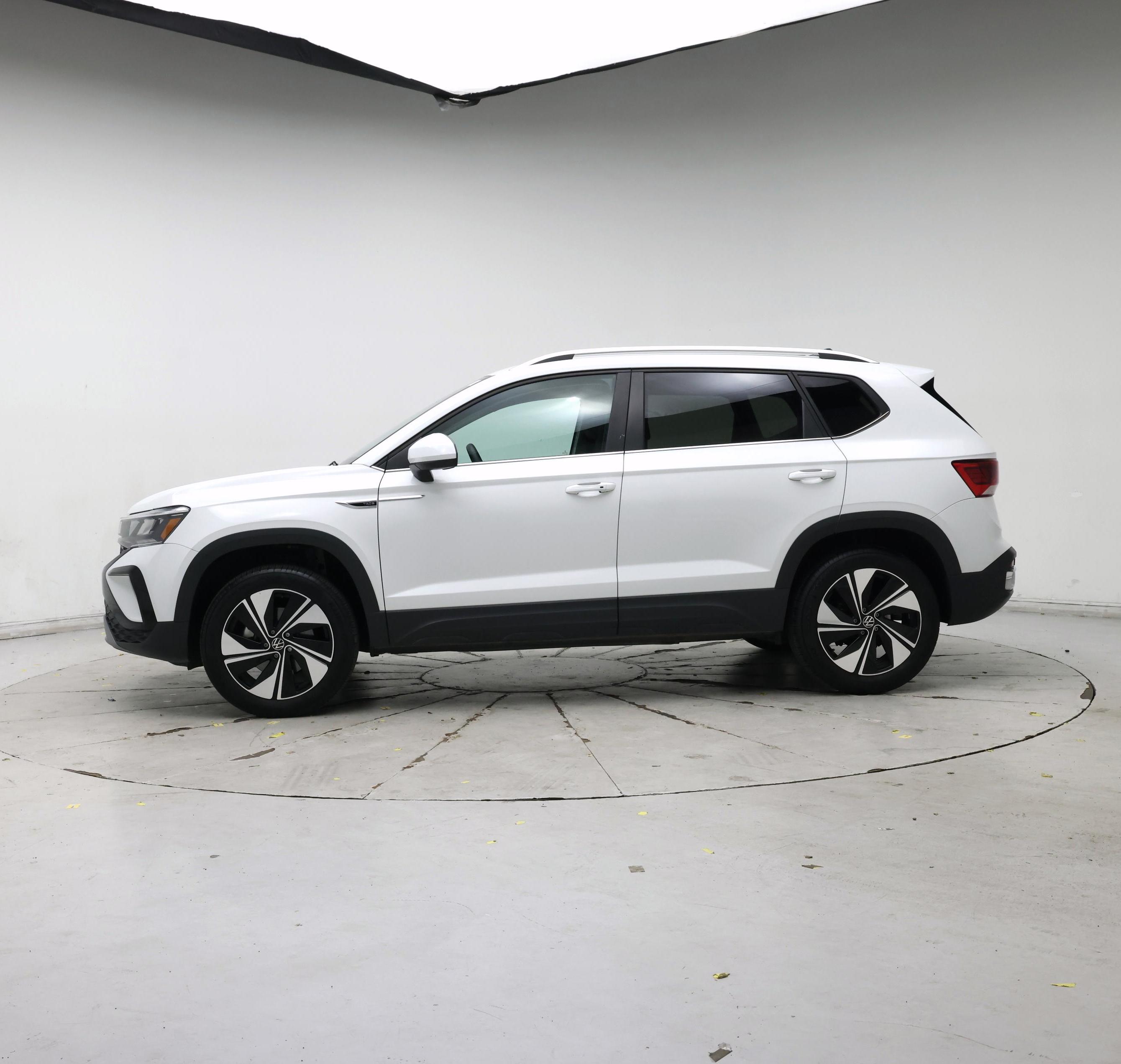 Thumbnail: 2023 Volkswagen Taos - 3