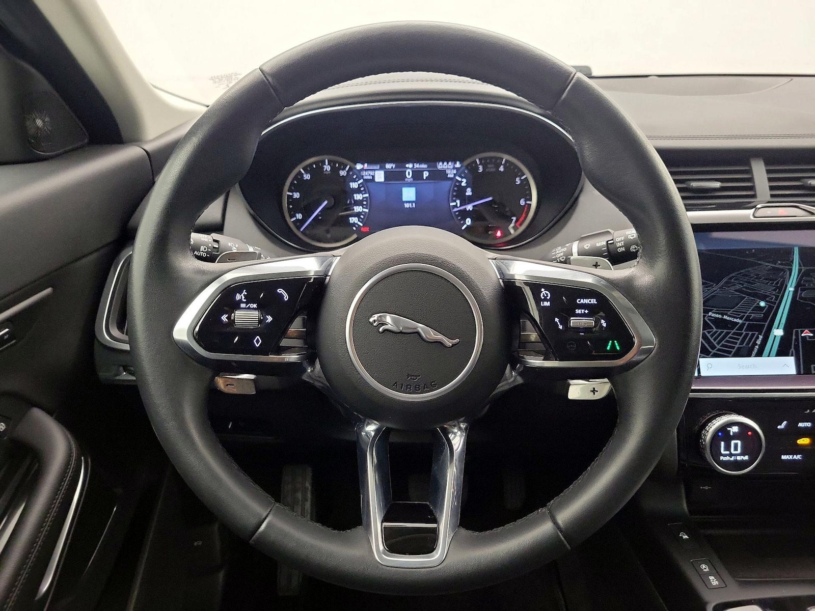 2023 Jaguar E-PACE SE - Photo 11
