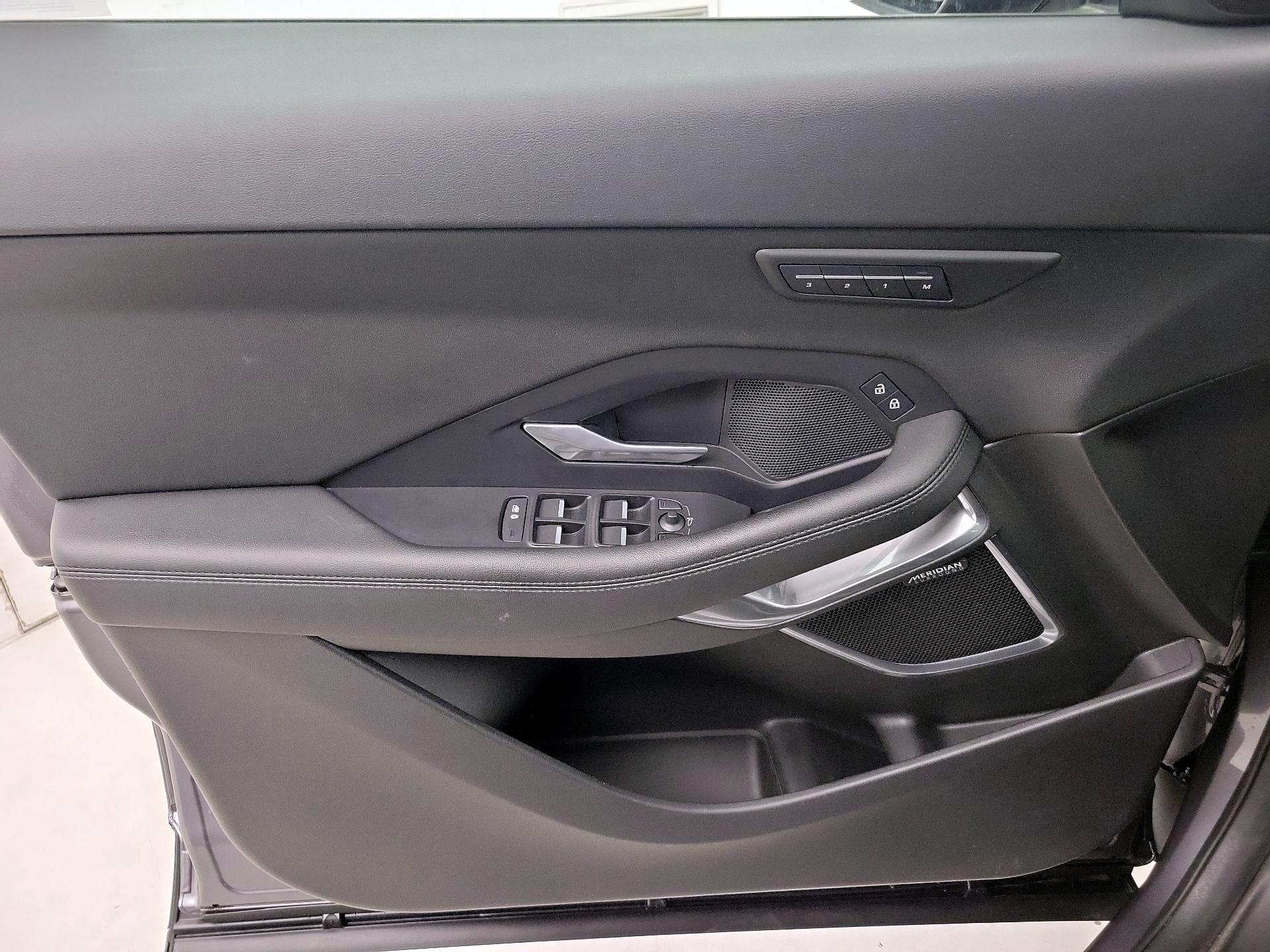 Thumbnail: 2023 Jaguar E-Pace - 12