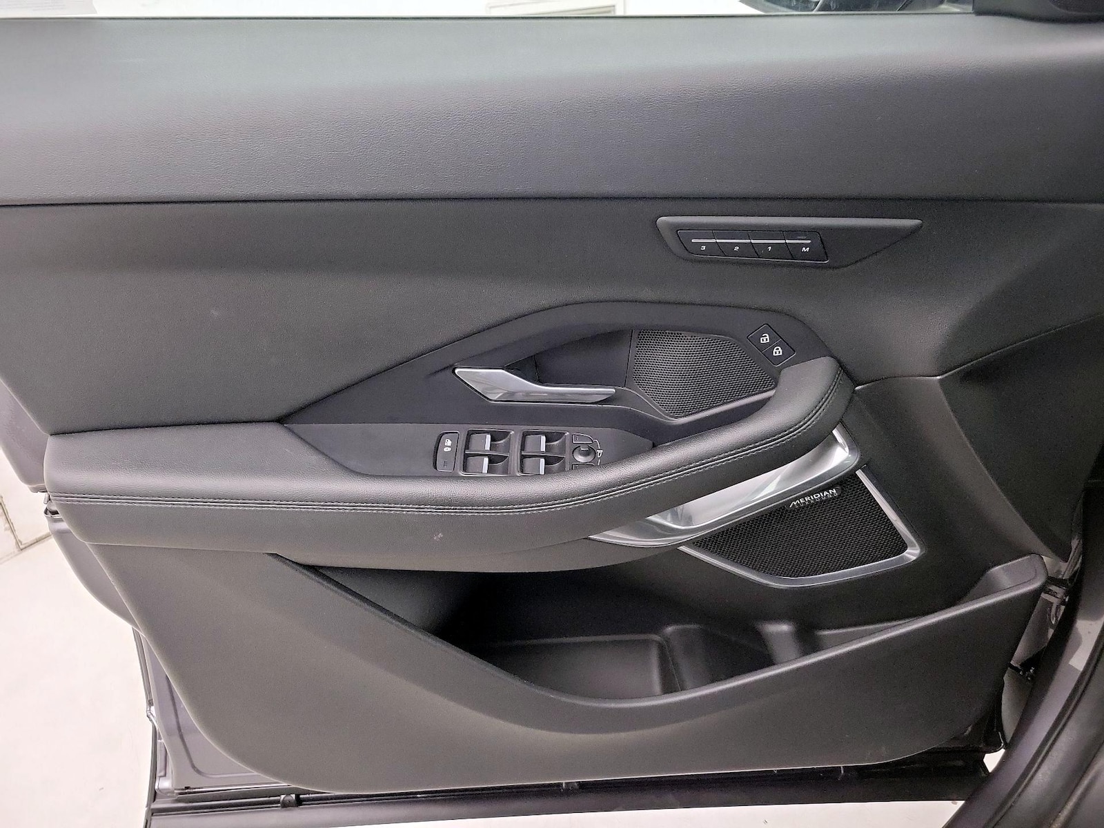 2023 Jaguar E-PACE SE - Photo 13