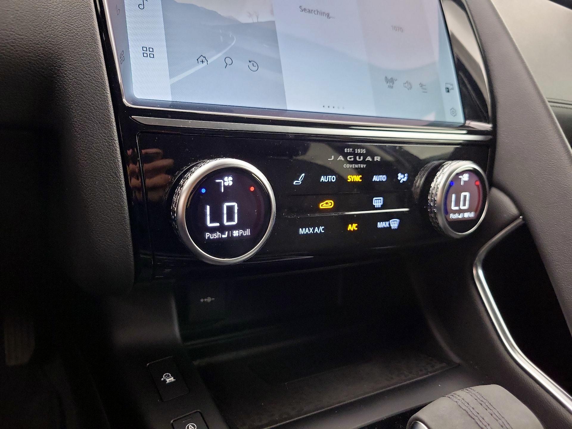 Thumbnail: 2023 Jaguar E-Pace - 17