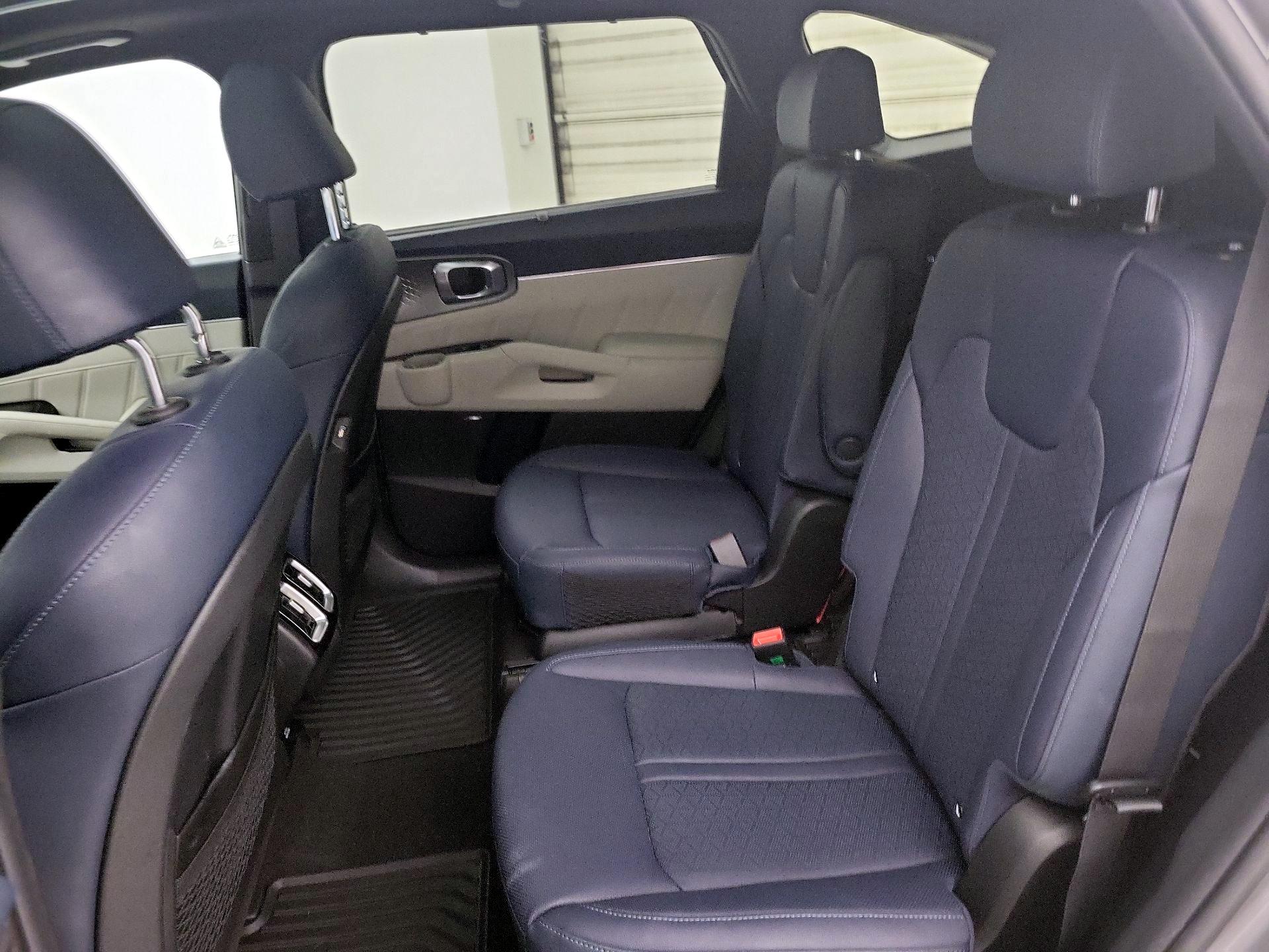 Thumbnail: 2023 Kia Sorento - 20