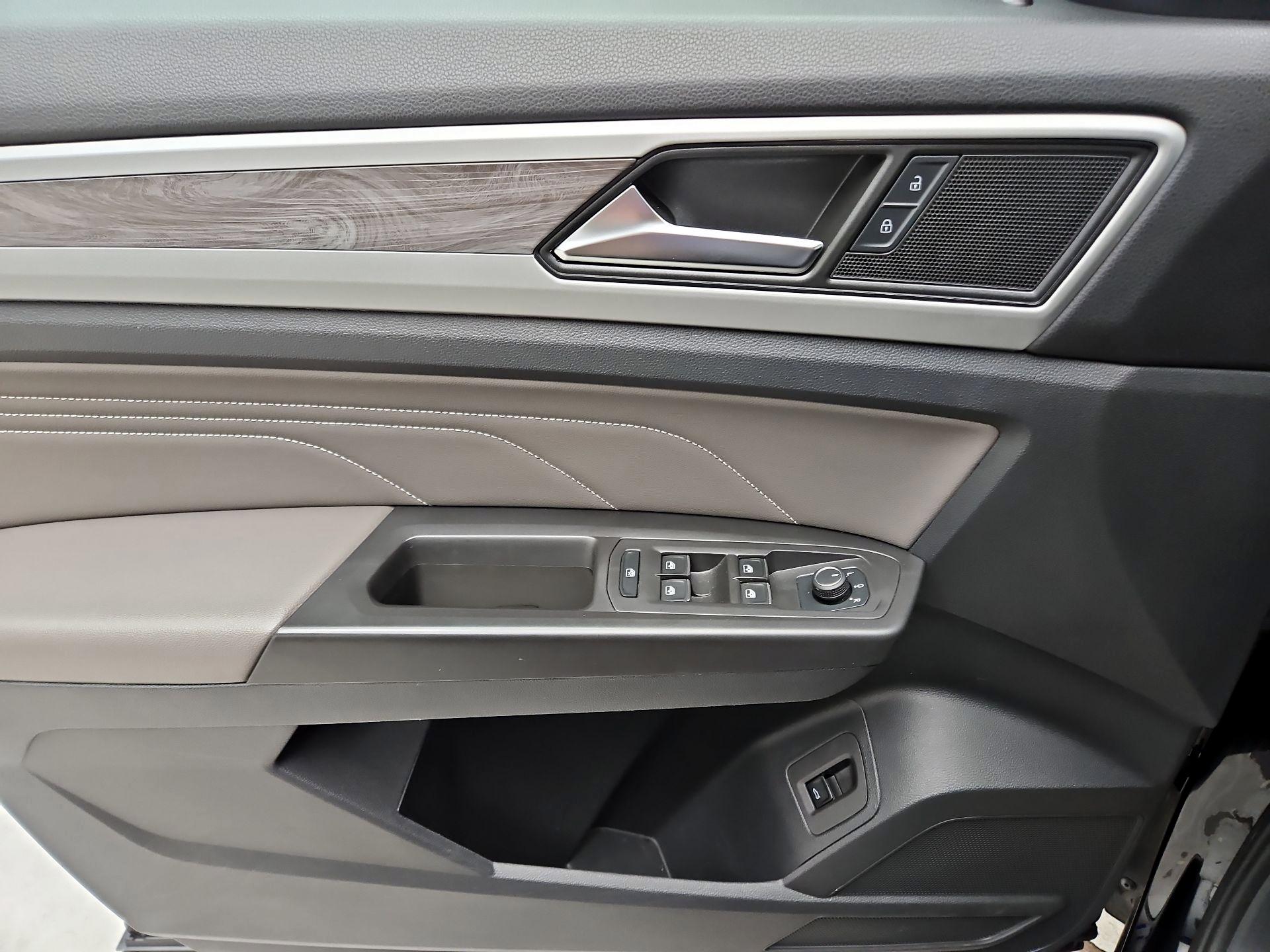 Thumbnail: 2023 Volkswagen Atlas - 10