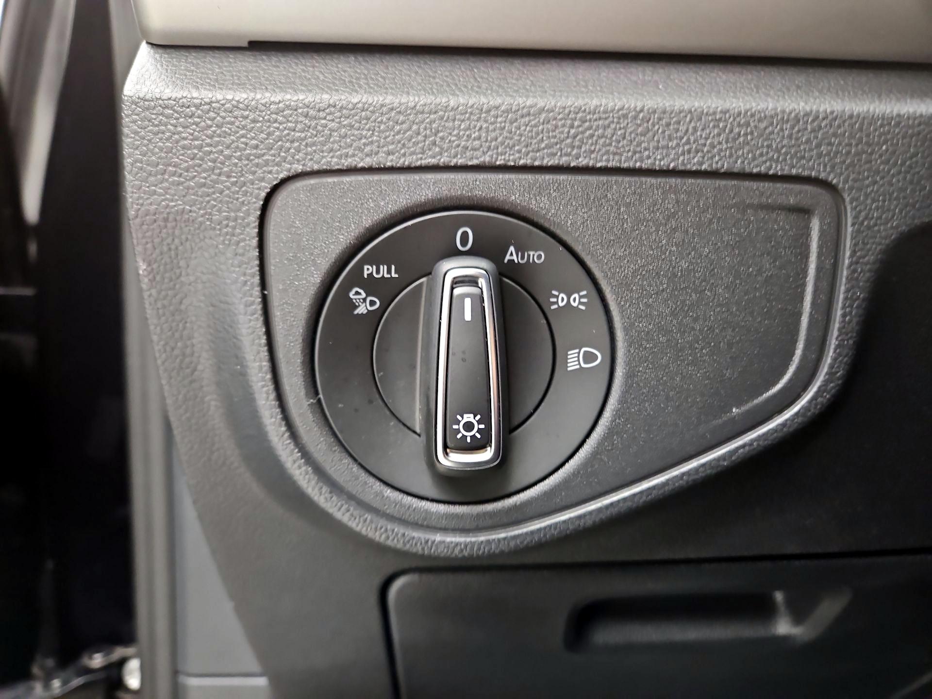 Thumbnail: 2023 Volkswagen Atlas - 11