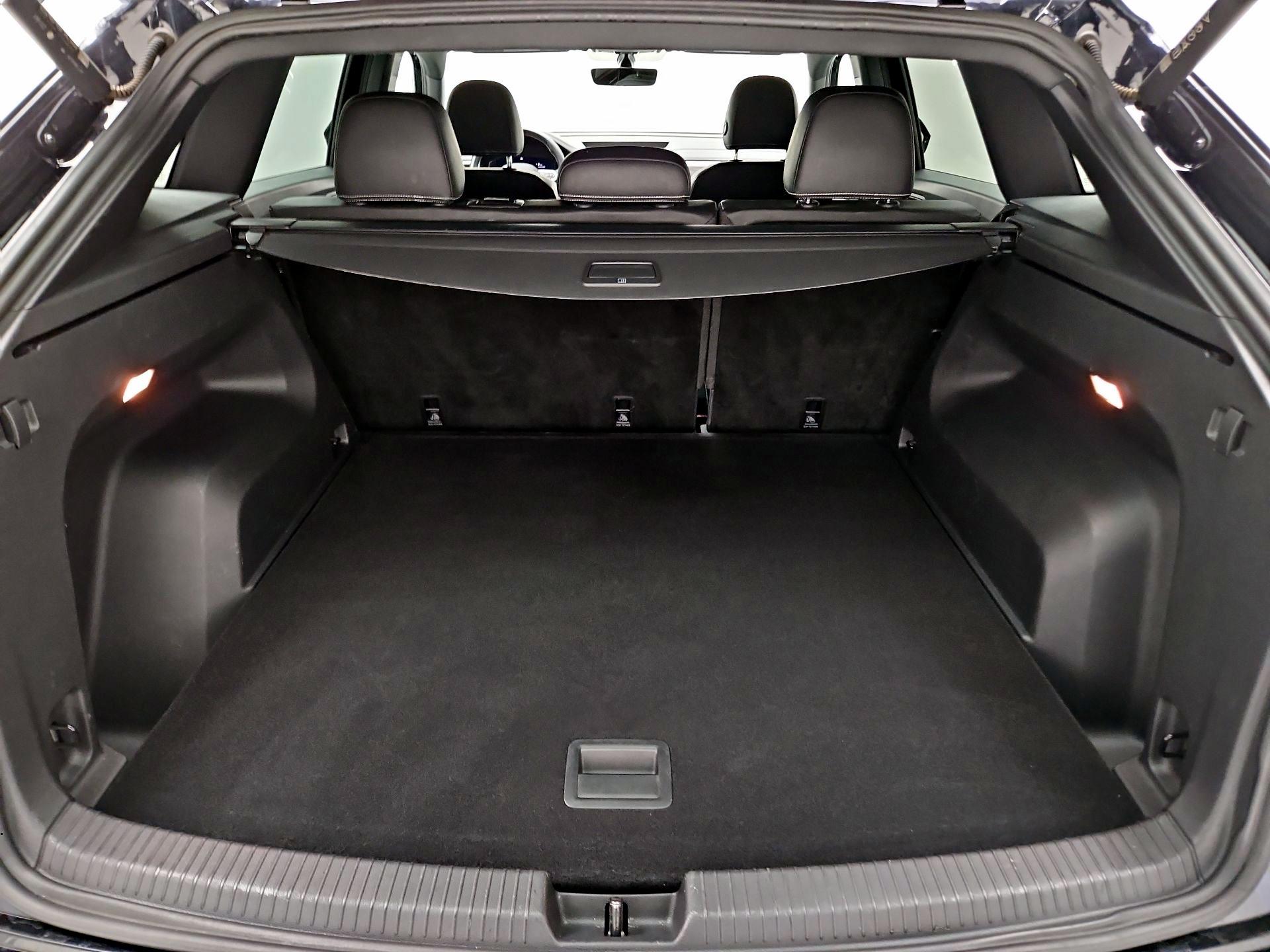 Thumbnail: 2023 Volkswagen Atlas - 18