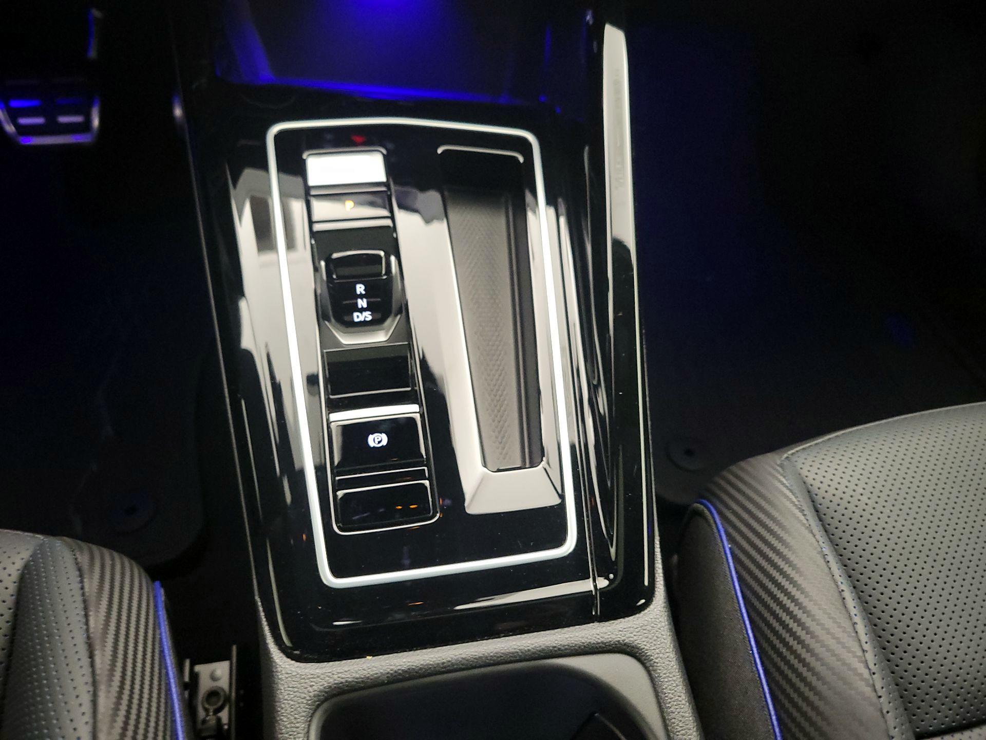 Thumbnail: 2024 Volkswagen Golf - 17