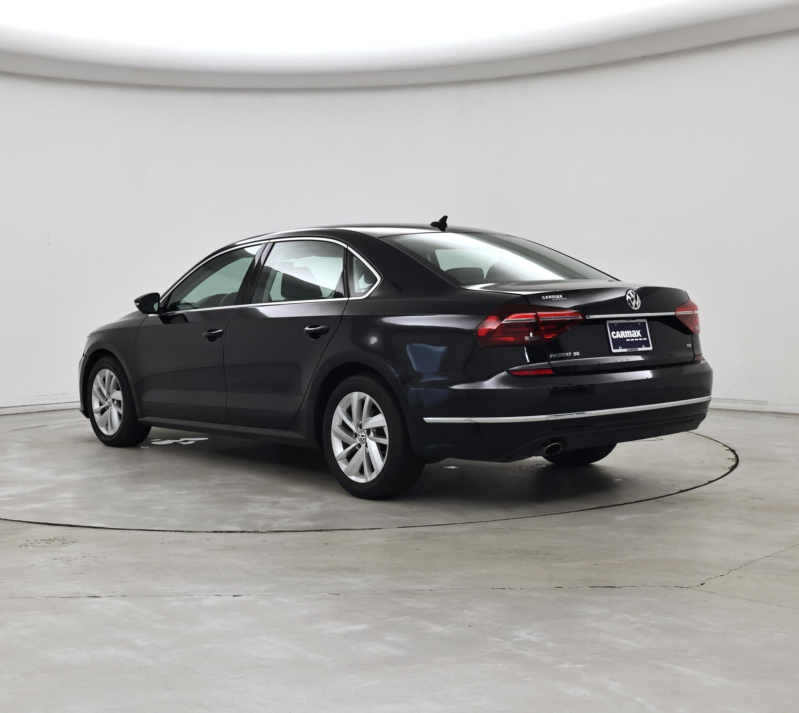 Thumbnail: 2018 Volkswagen Passat - 2