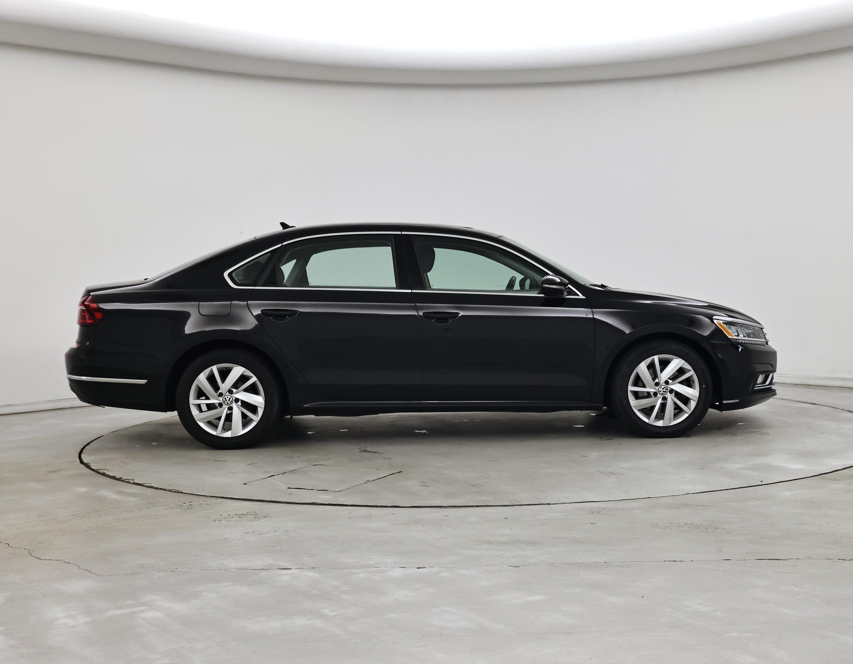 Thumbnail: 2018 Volkswagen Passat - 7
