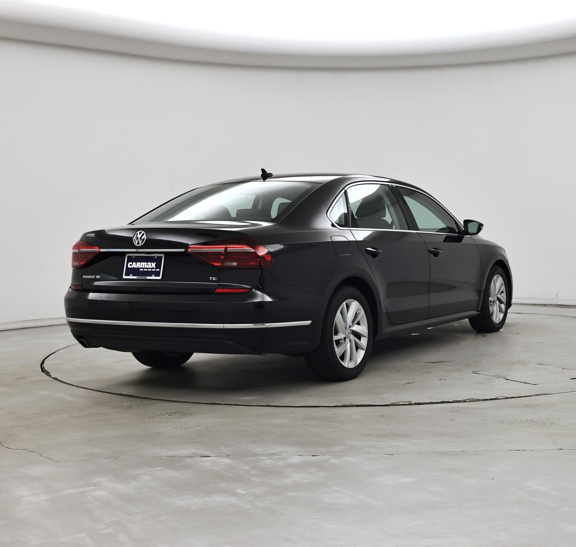 Thumbnail: 2018 Volkswagen Passat - 8