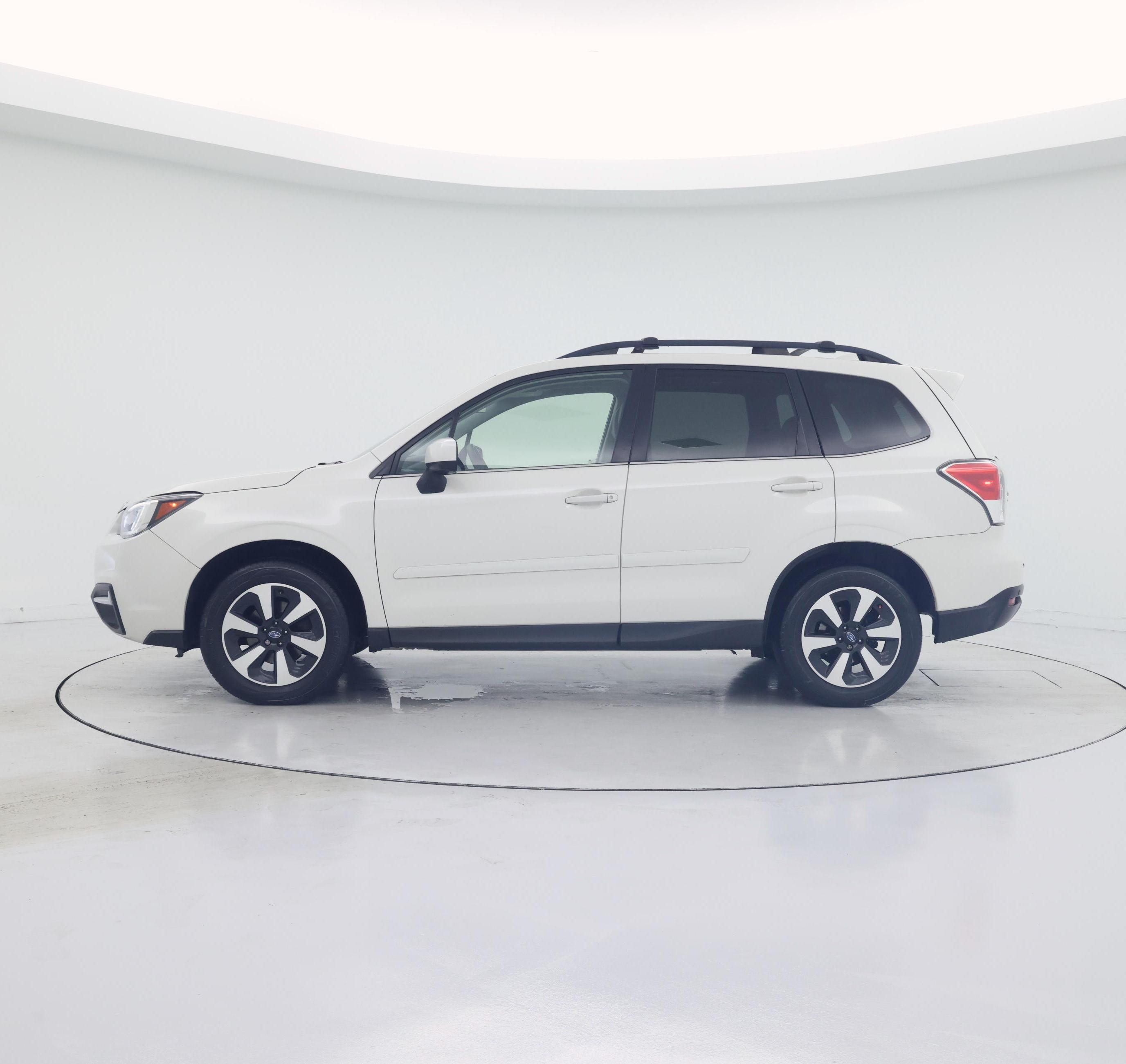 Thumbnail: 2017 Subaru Forester - 3