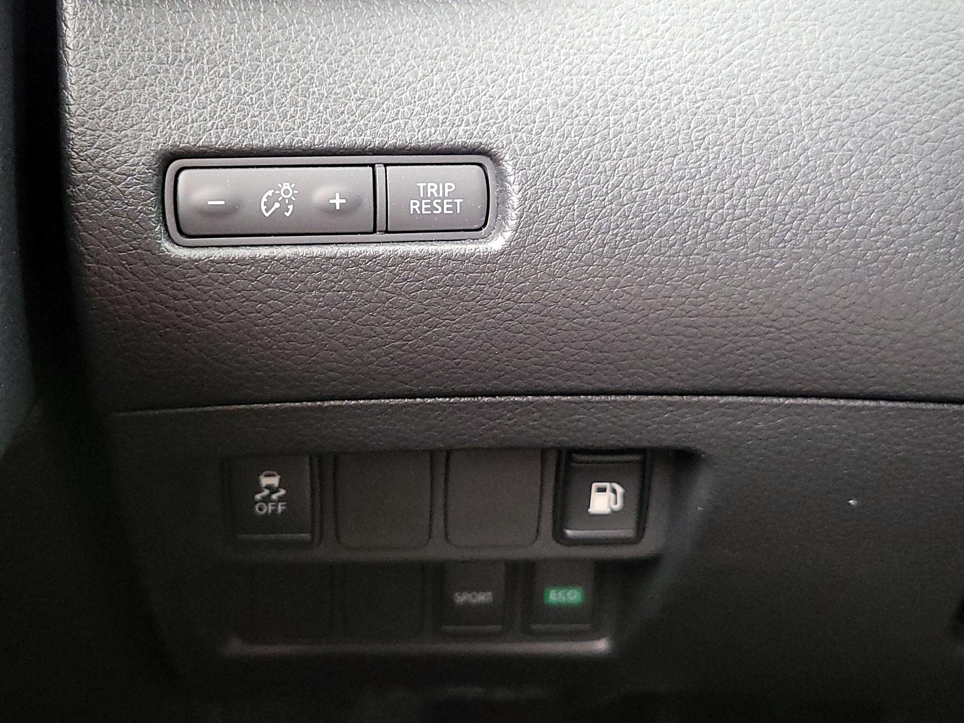 Thumbnail: 2018 Nissan Rogue - 13