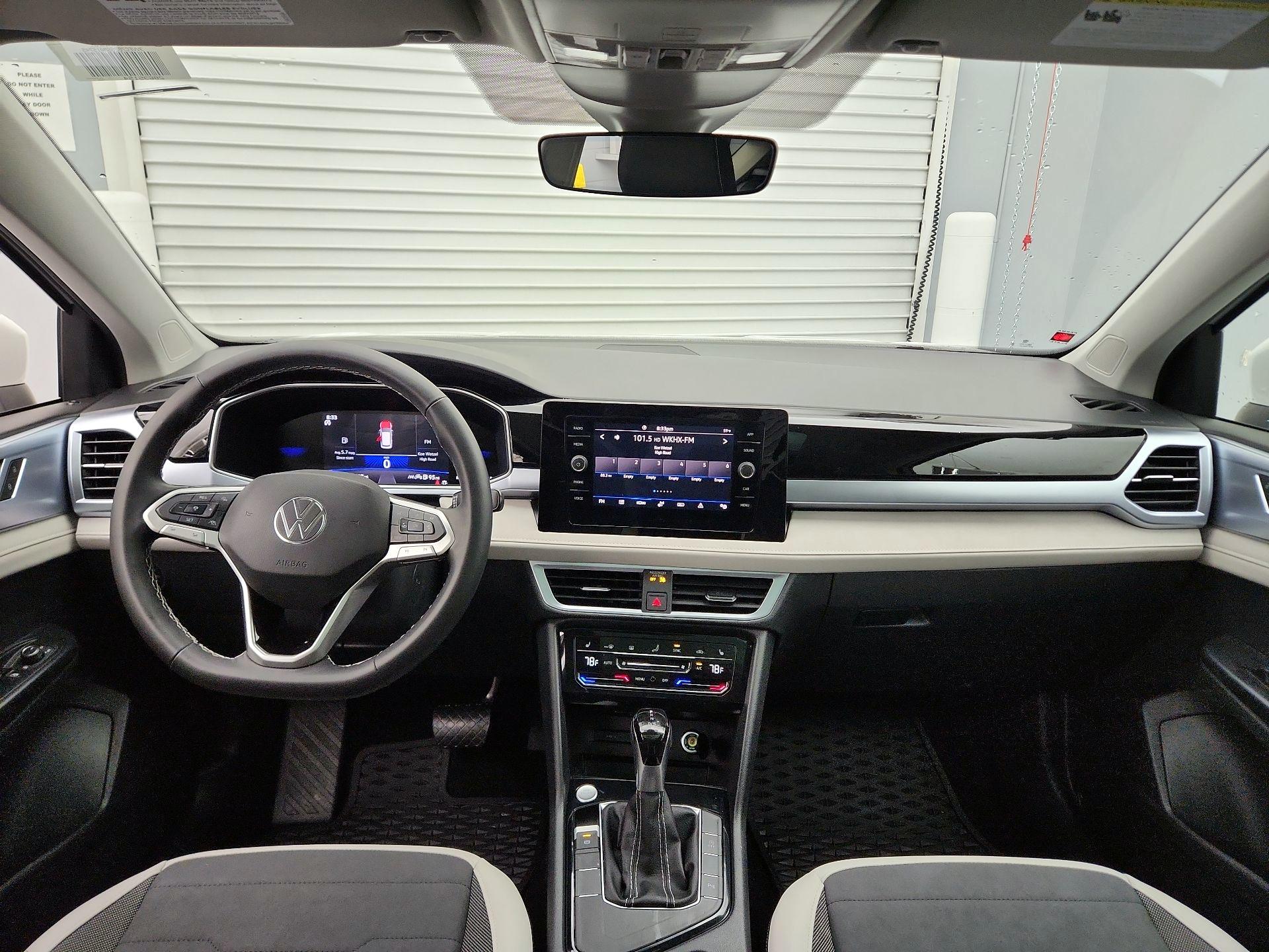 Thumbnail: 2025 Volkswagen Taos - 9