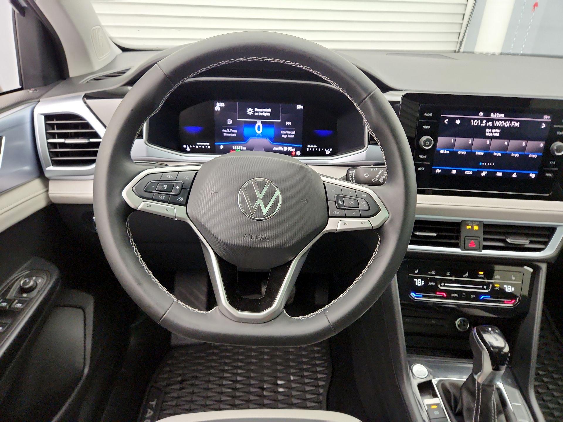 Thumbnail: 2025 Volkswagen Taos - 10