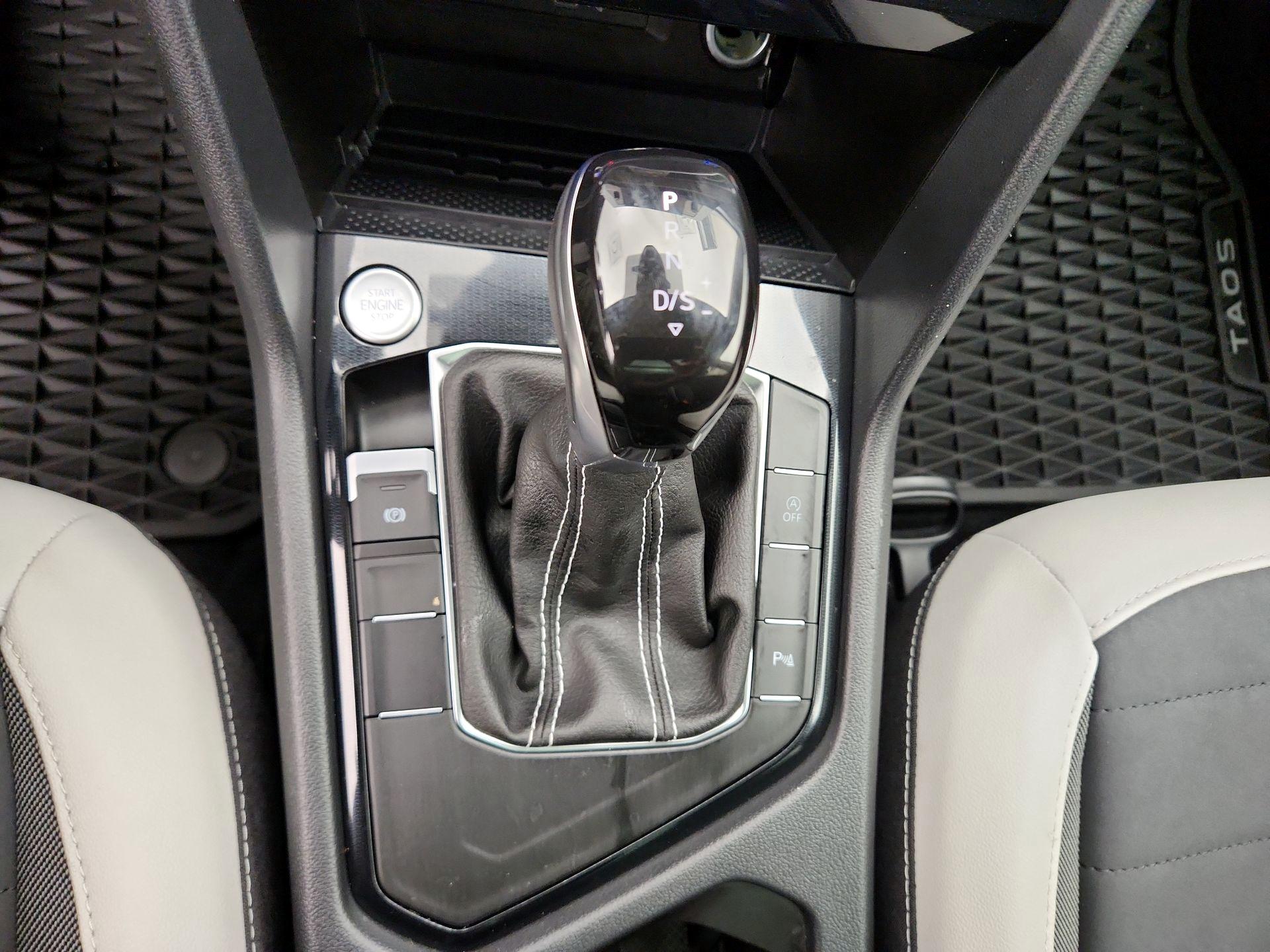 Thumbnail: 2025 Volkswagen Taos - 17