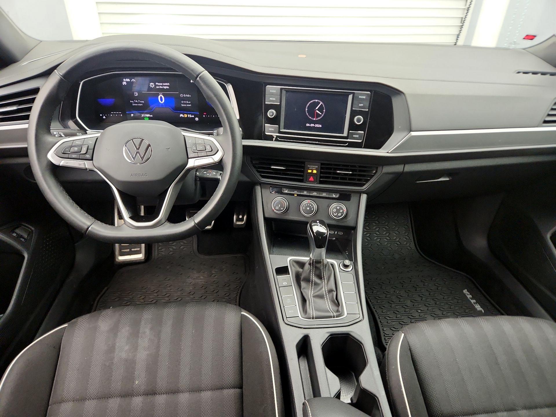 Thumbnail: 2024 Volkswagen Jetta - 9