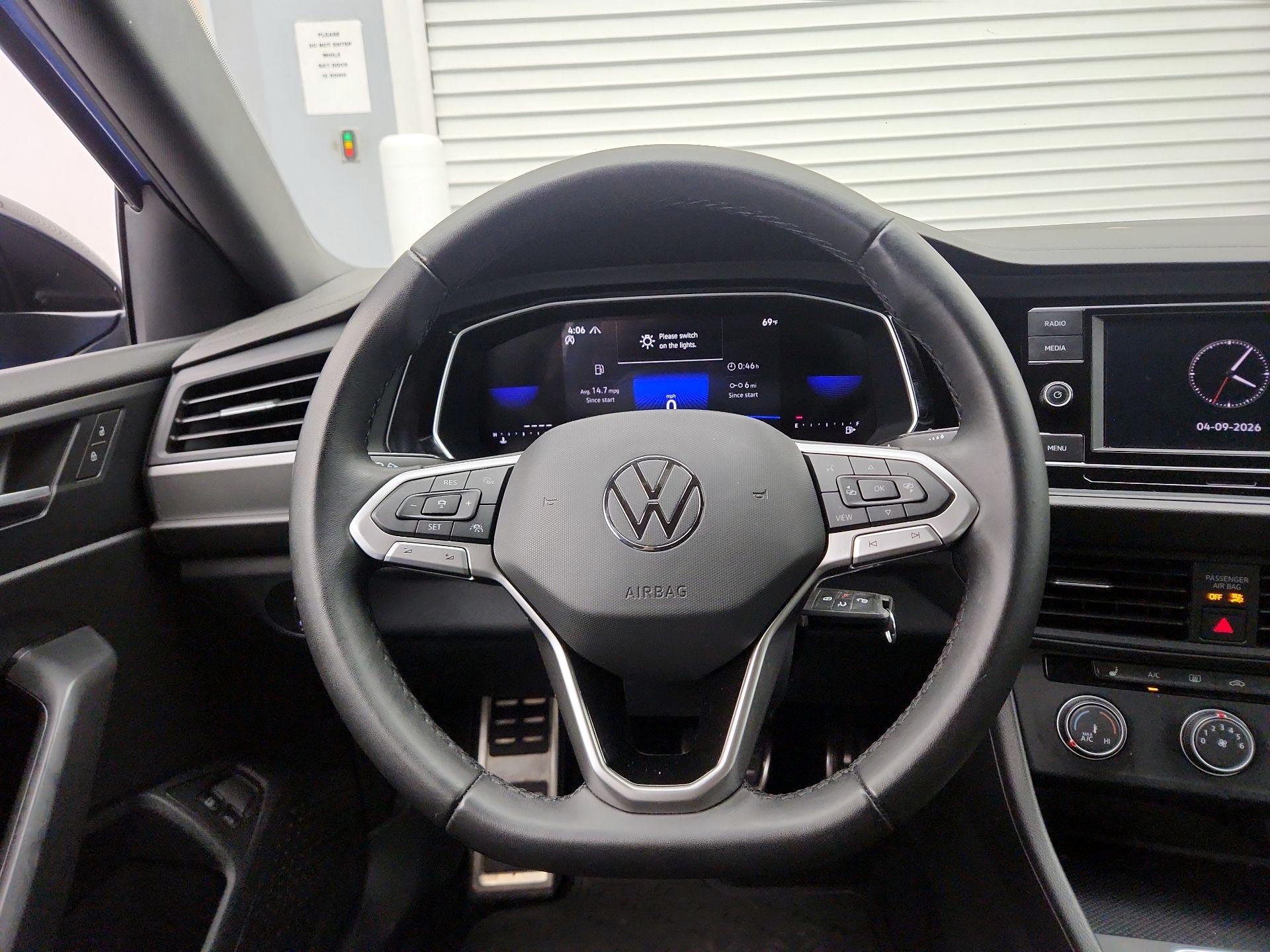 Thumbnail: 2024 Volkswagen Jetta - 10