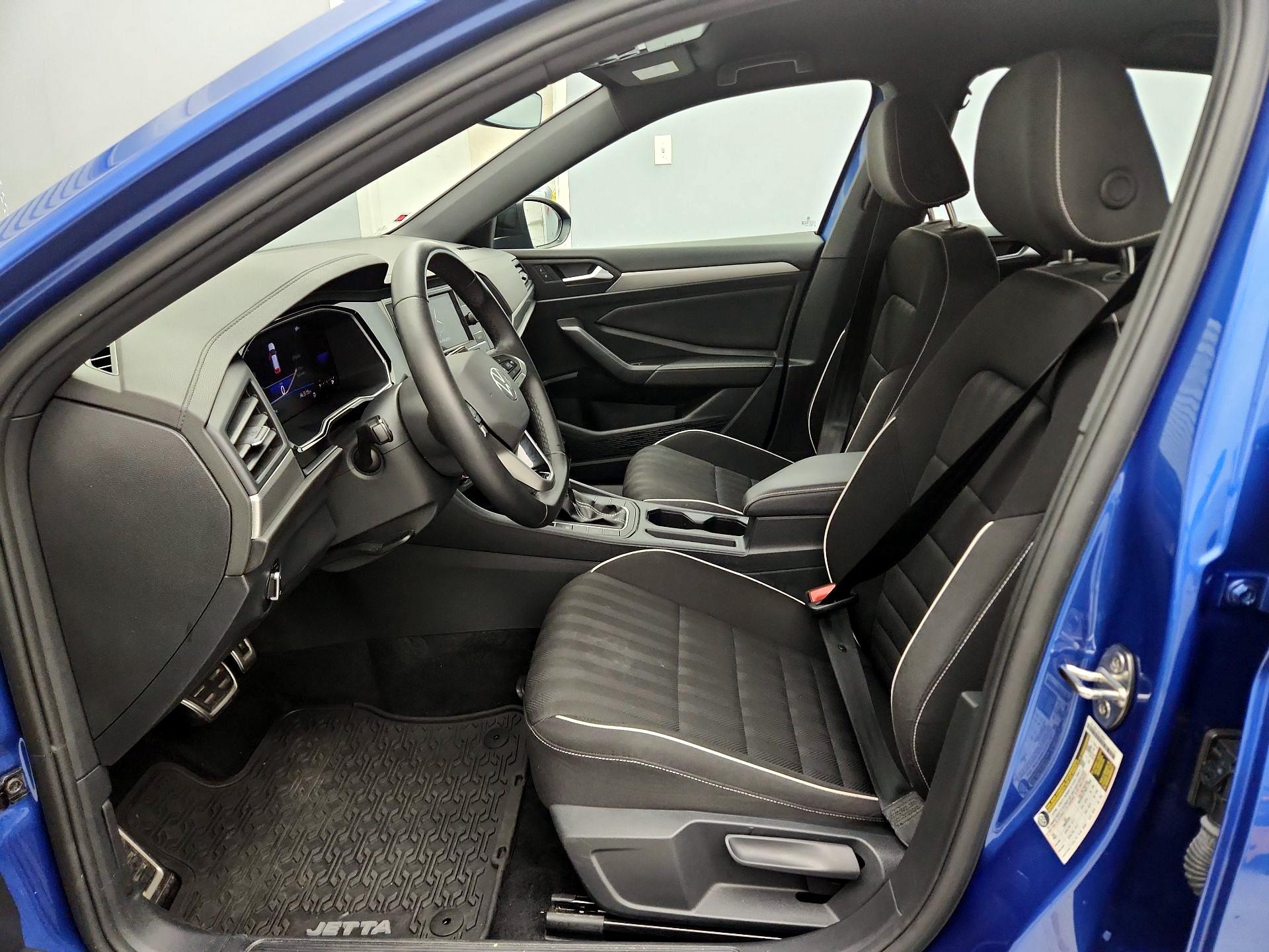 Thumbnail: 2024 Volkswagen Jetta - 11