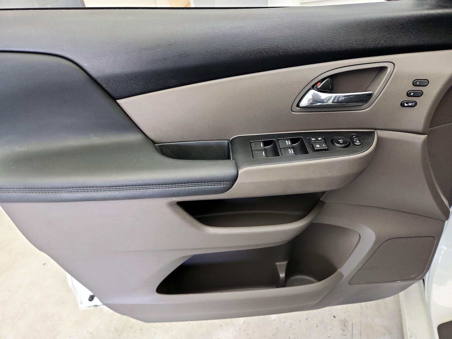 Thumbnail: 2014 Honda Odyssey - 12