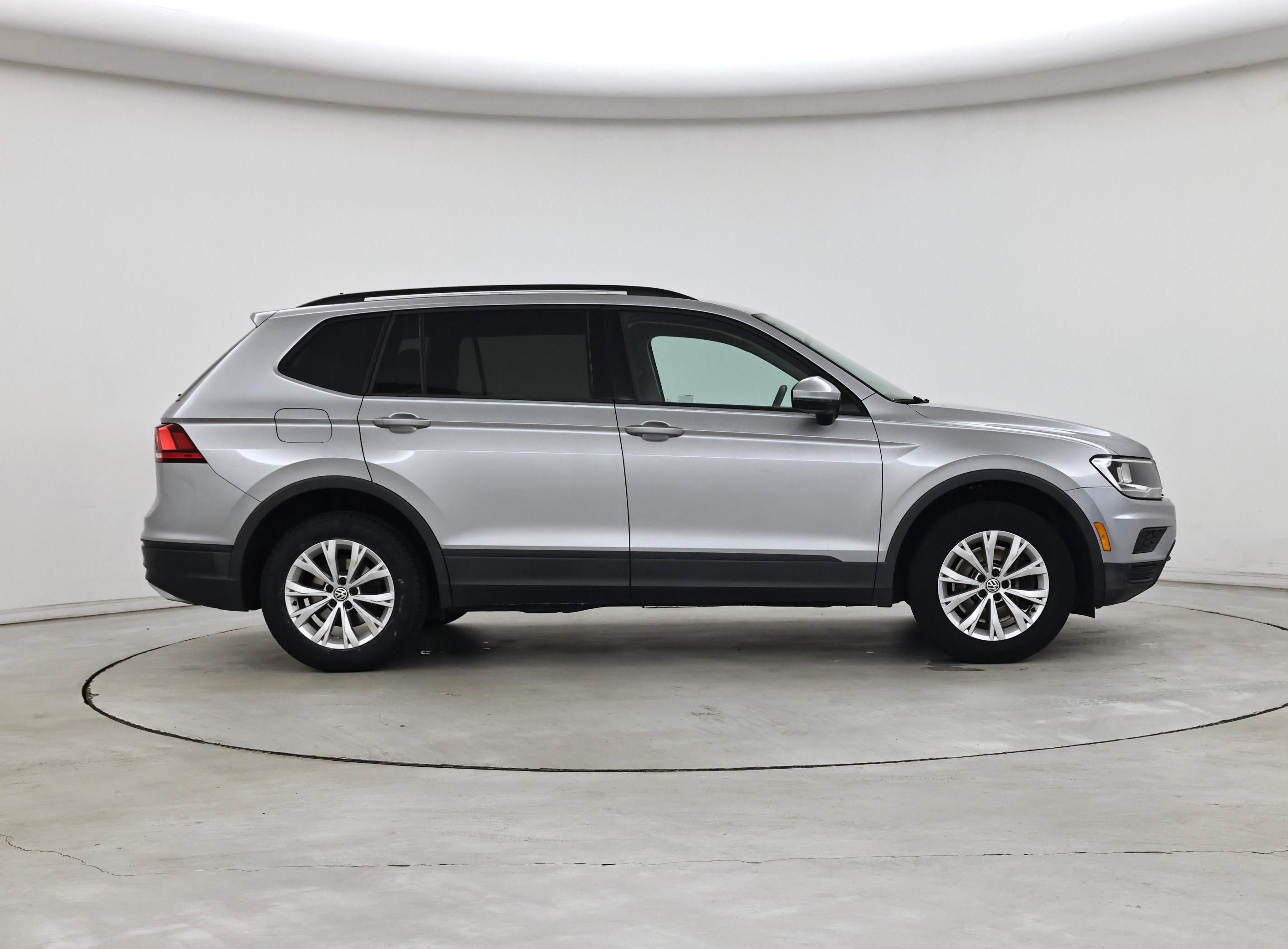 Thumbnail: 2020 Volkswagen Tiguan - 7