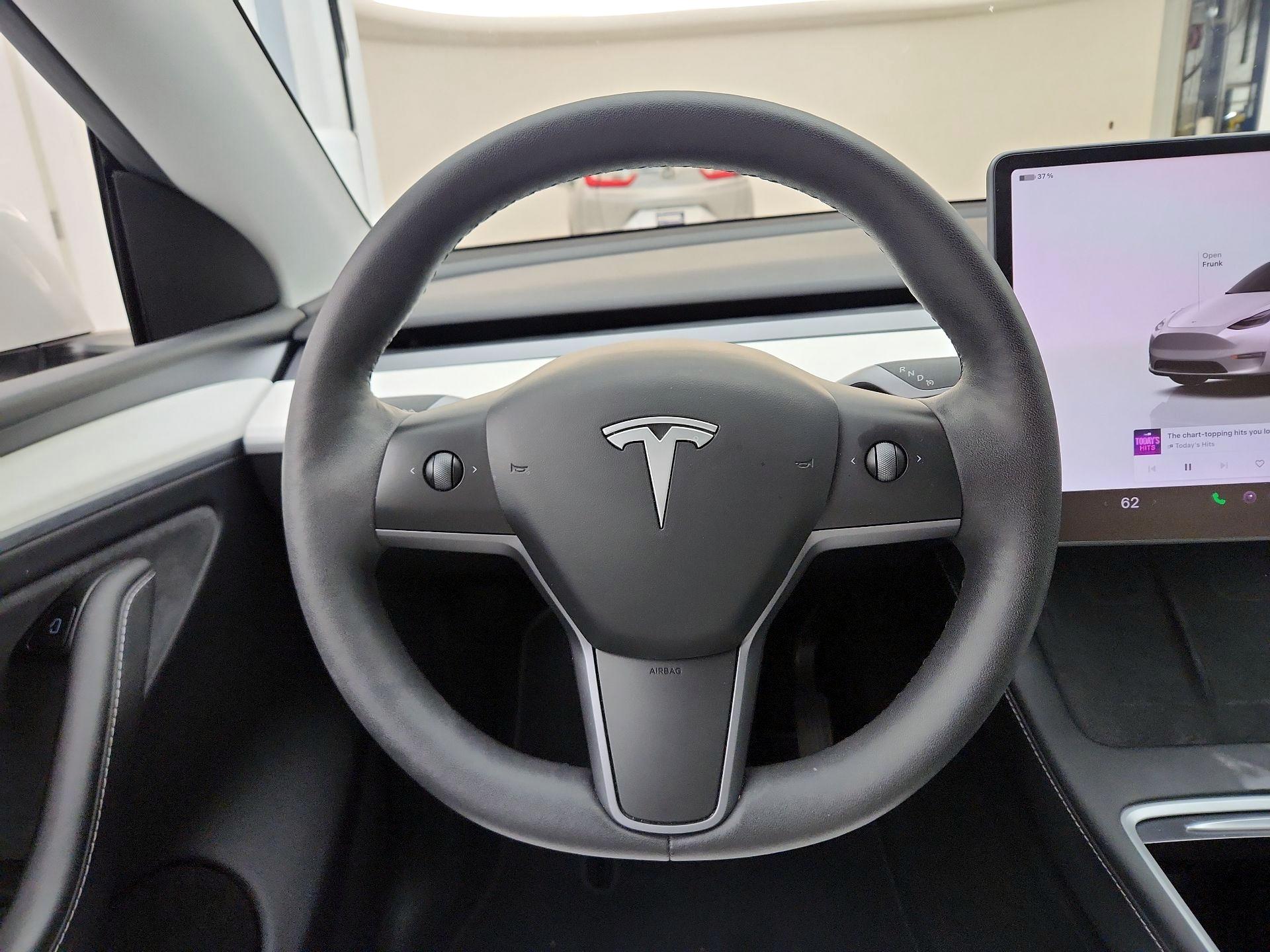 Thumbnail: 2023 Tesla Model Y - 10