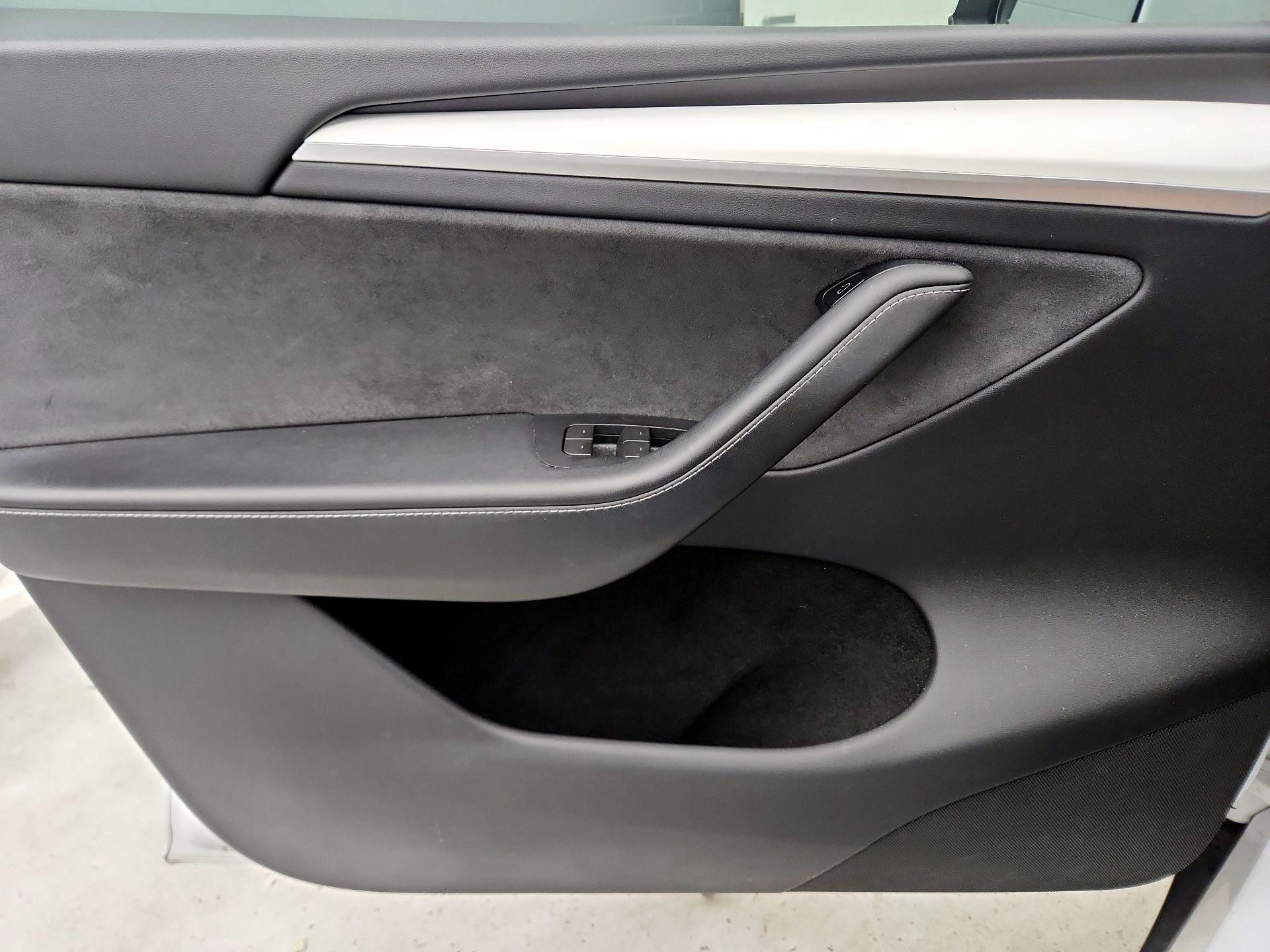 Thumbnail: 2023 Tesla Model Y - 12