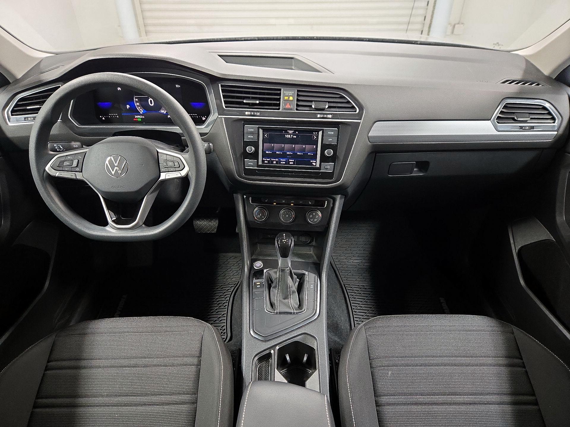 Thumbnail: 2023 Volkswagen Tiguan - 9