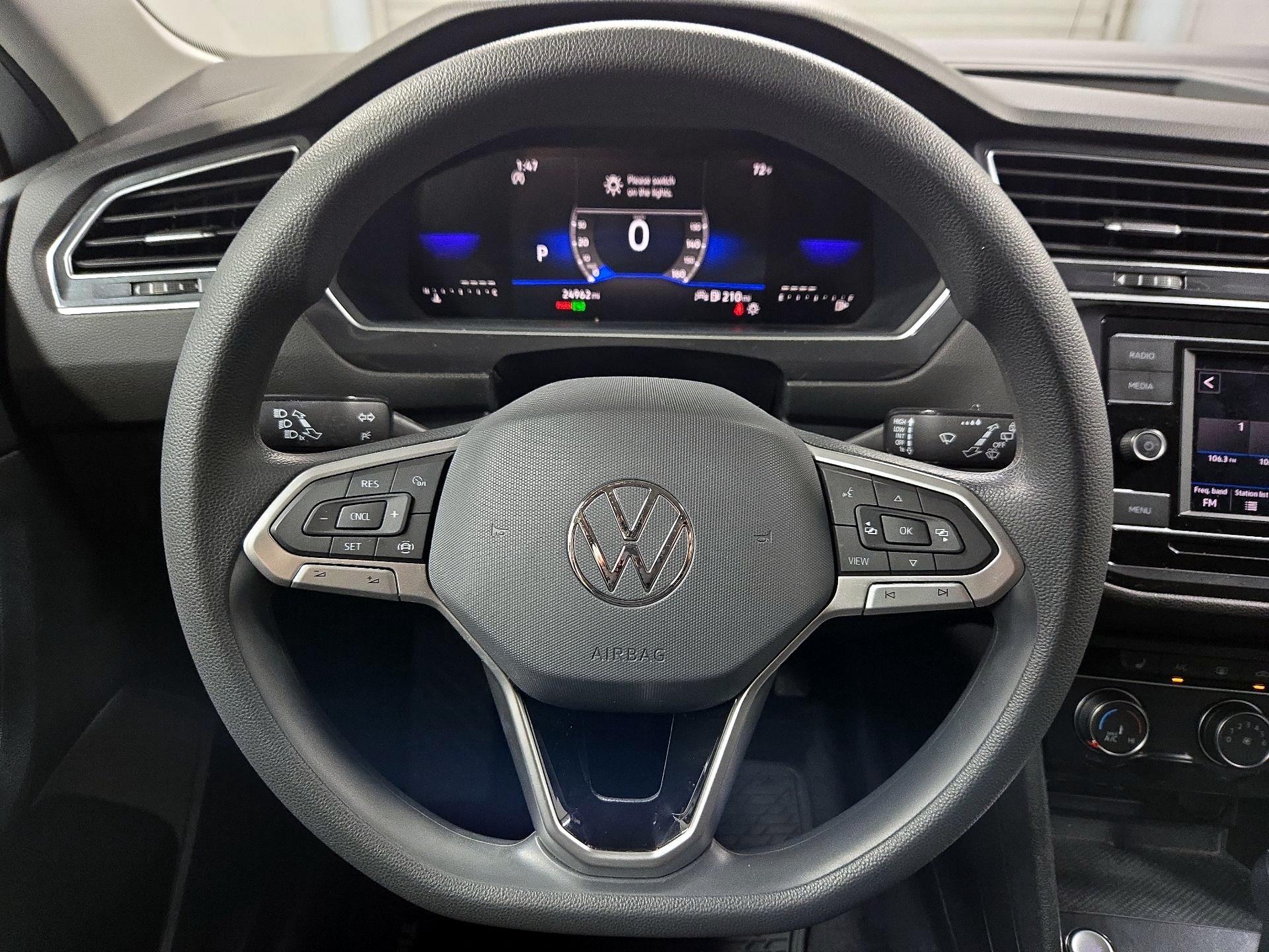 Thumbnail: 2023 Volkswagen Tiguan - 10
