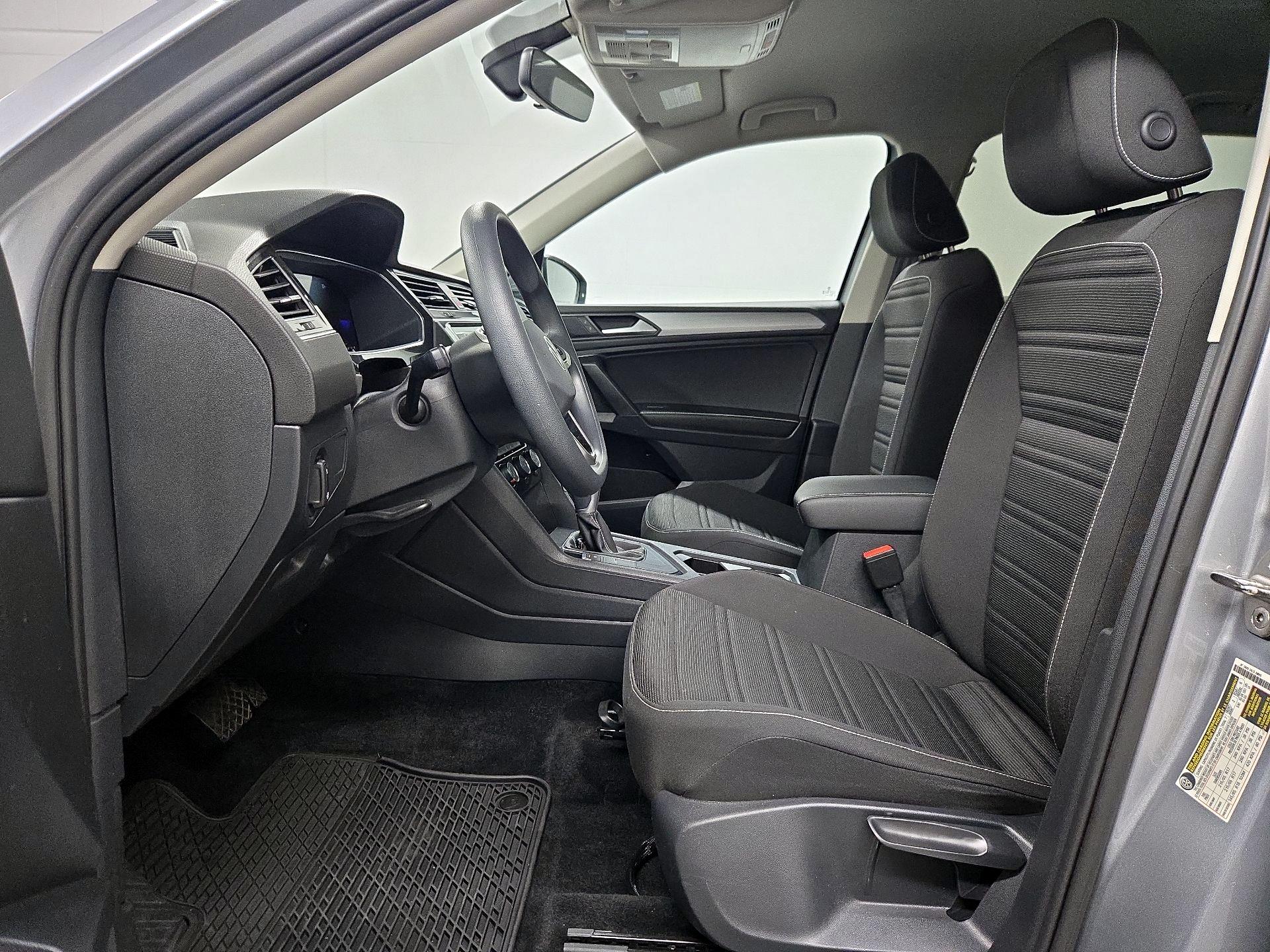 Thumbnail: 2023 Volkswagen Tiguan - 11