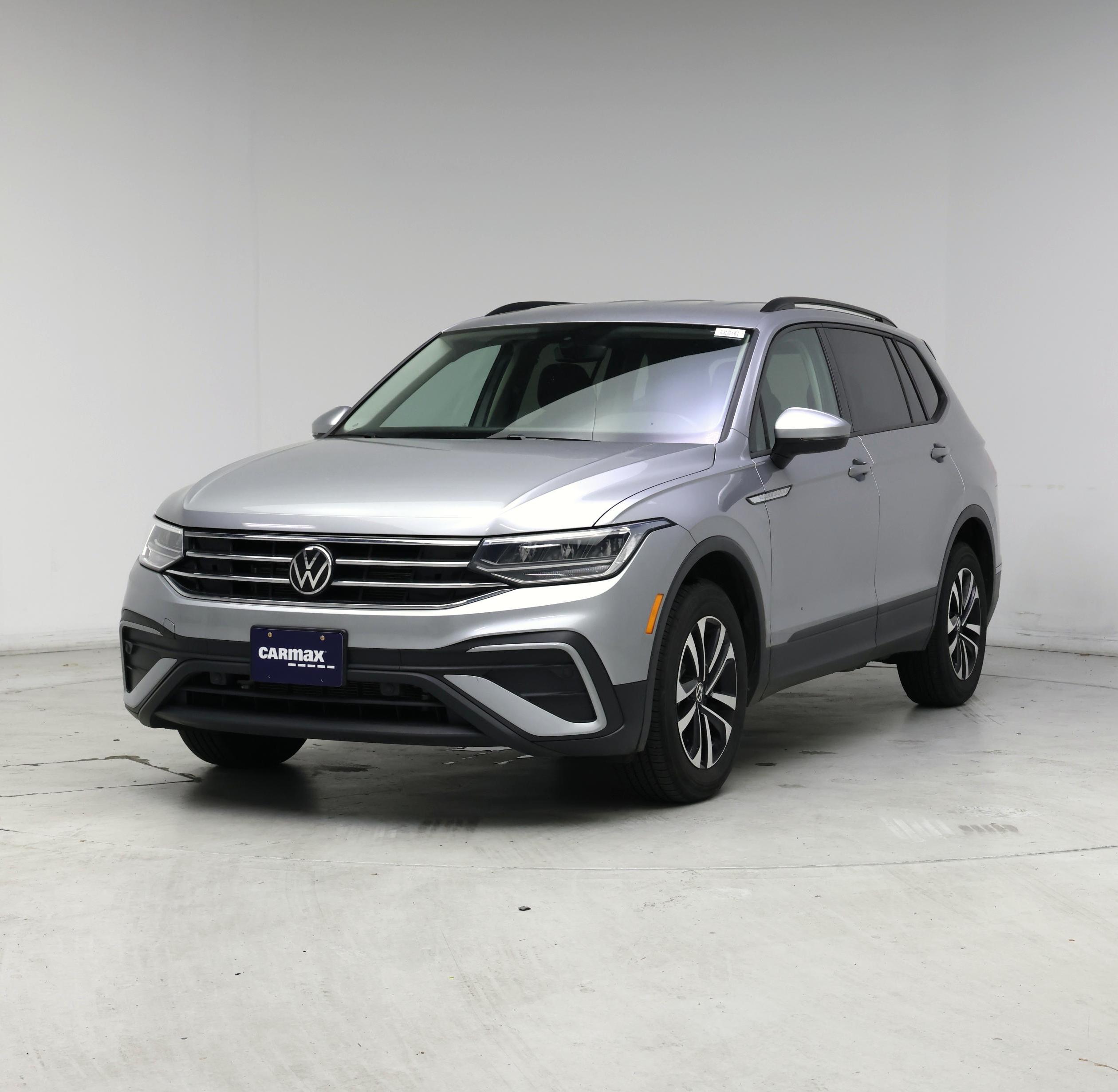 Thumbnail: 2023 Volkswagen Tiguan - 4
