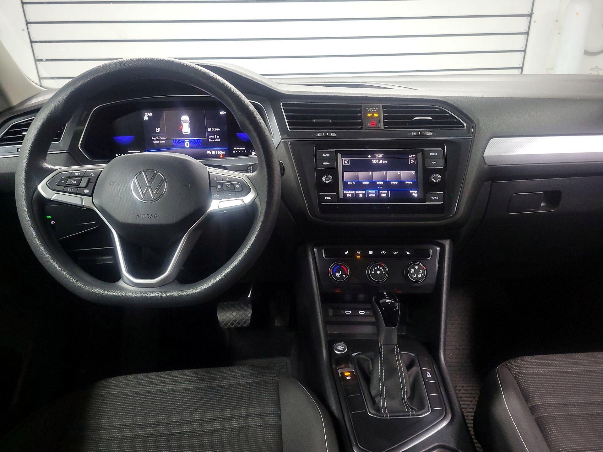 Thumbnail: 2023 Volkswagen Tiguan - 9