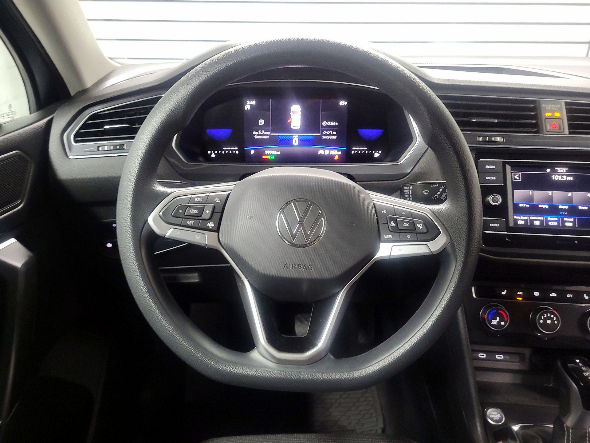 Thumbnail: 2023 Volkswagen Tiguan - 10