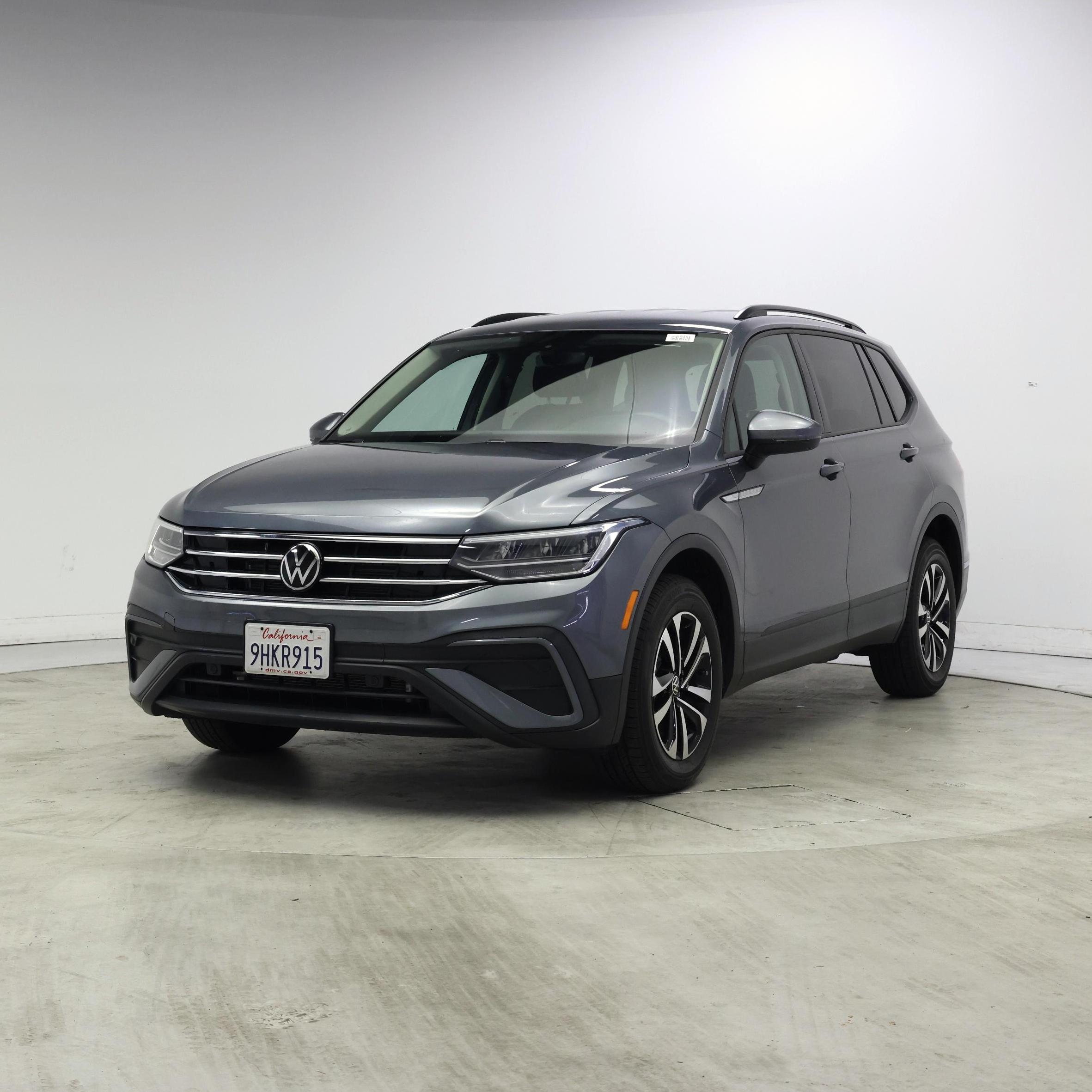 Thumbnail: 2023 Volkswagen Tiguan - 4