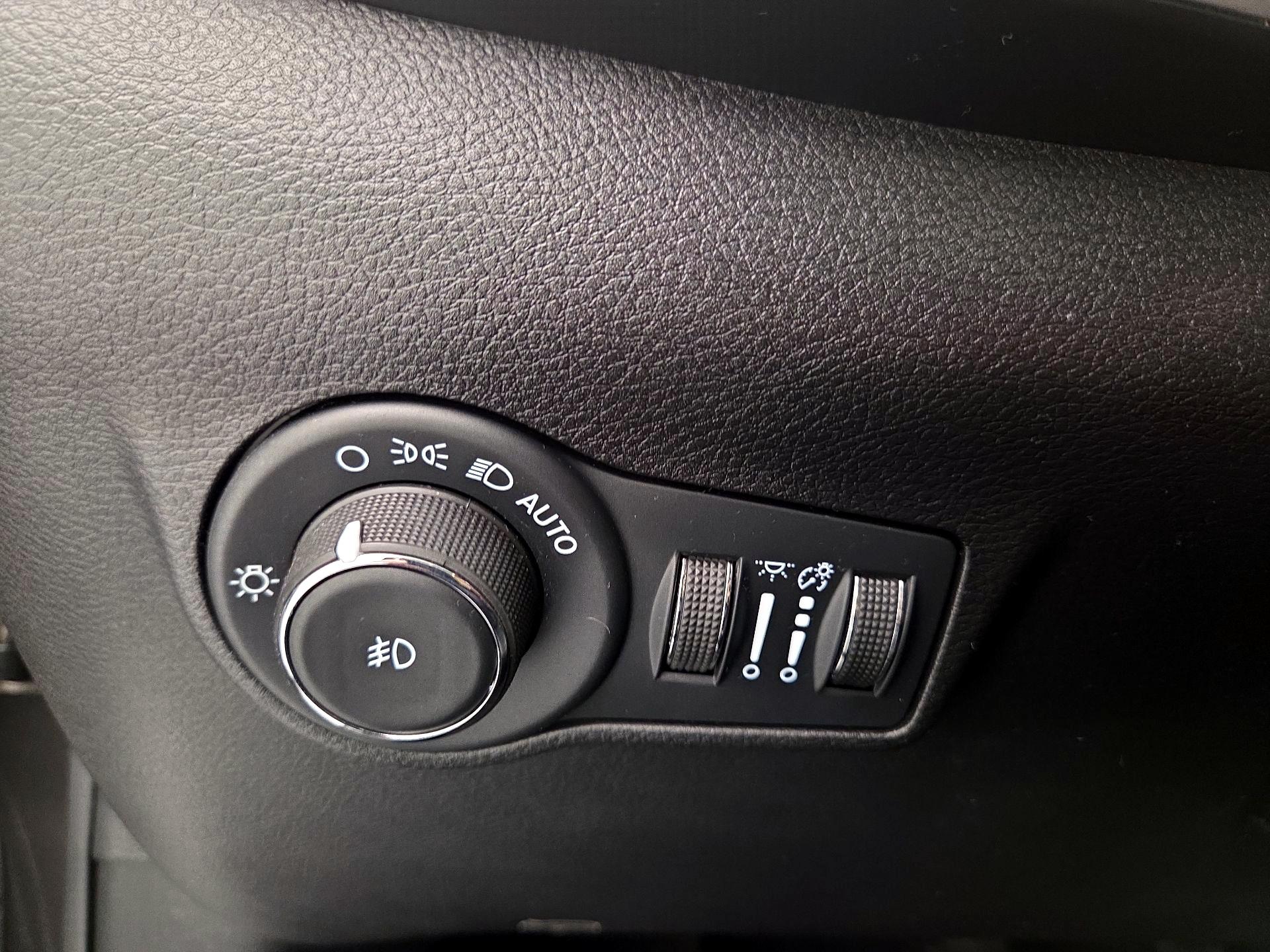 Thumbnail: 2022 Jeep Compass - 13