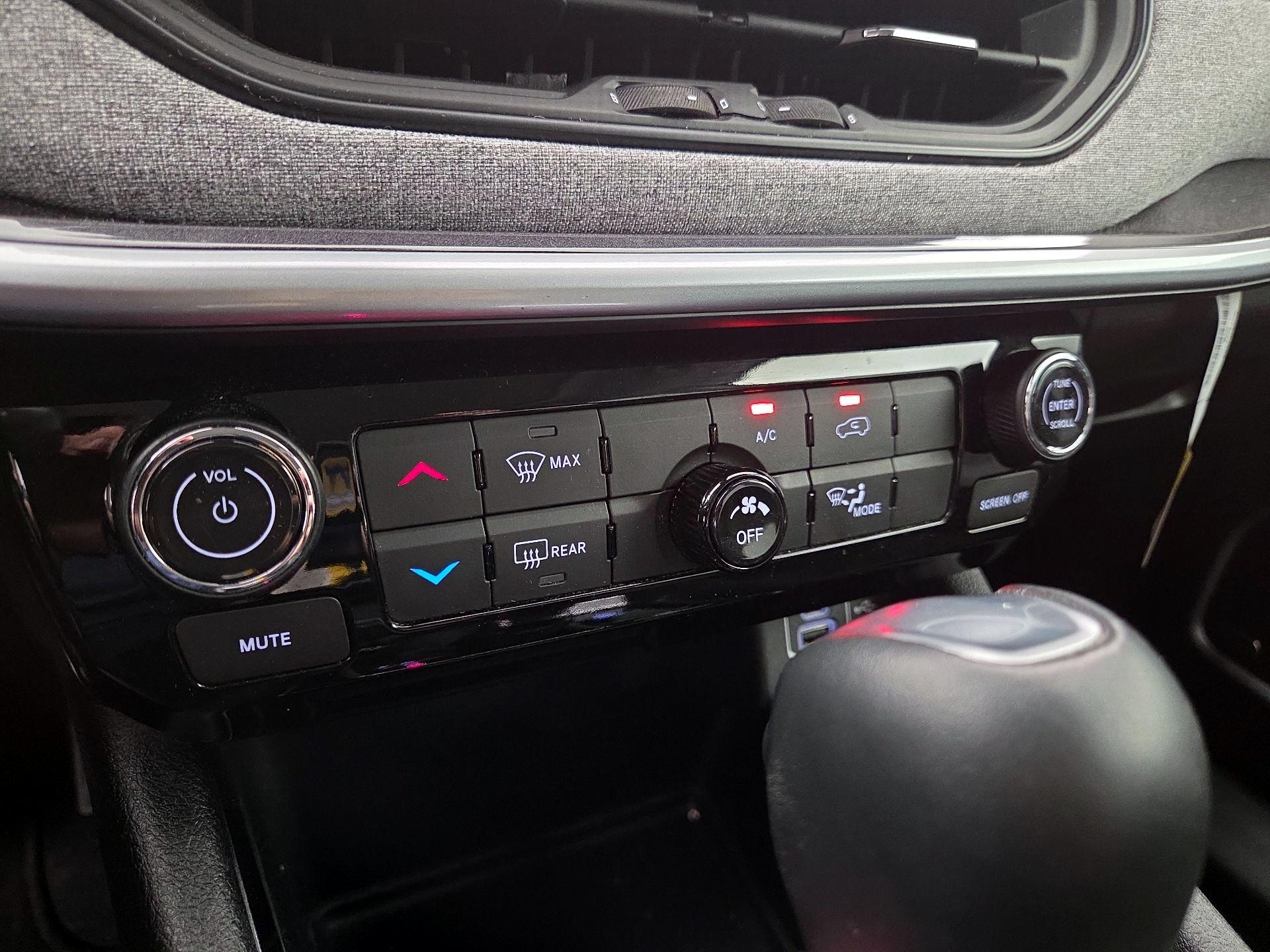 Thumbnail: 2022 Jeep Compass - 16