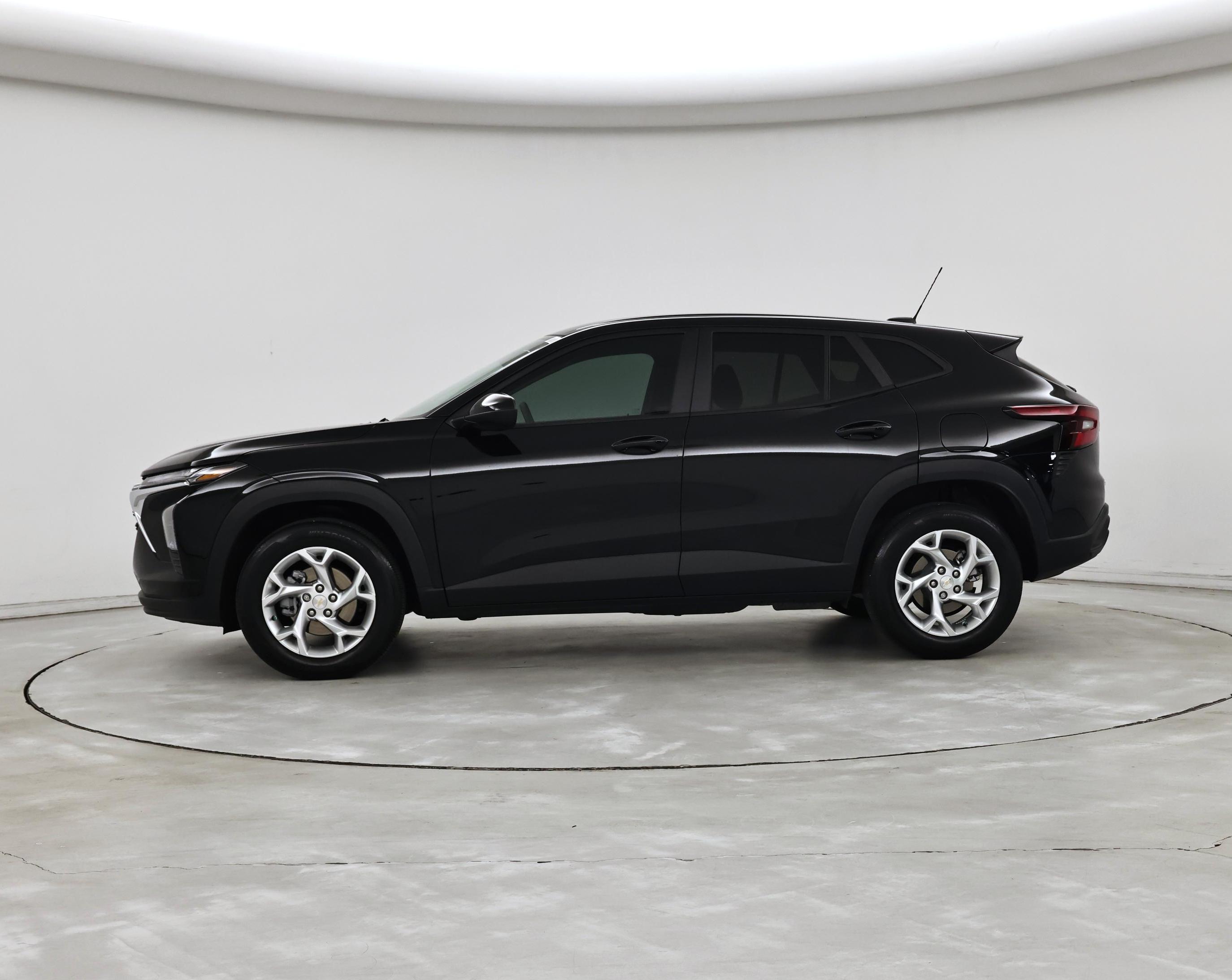 Thumbnail: 2025 Chevrolet Trax - 3