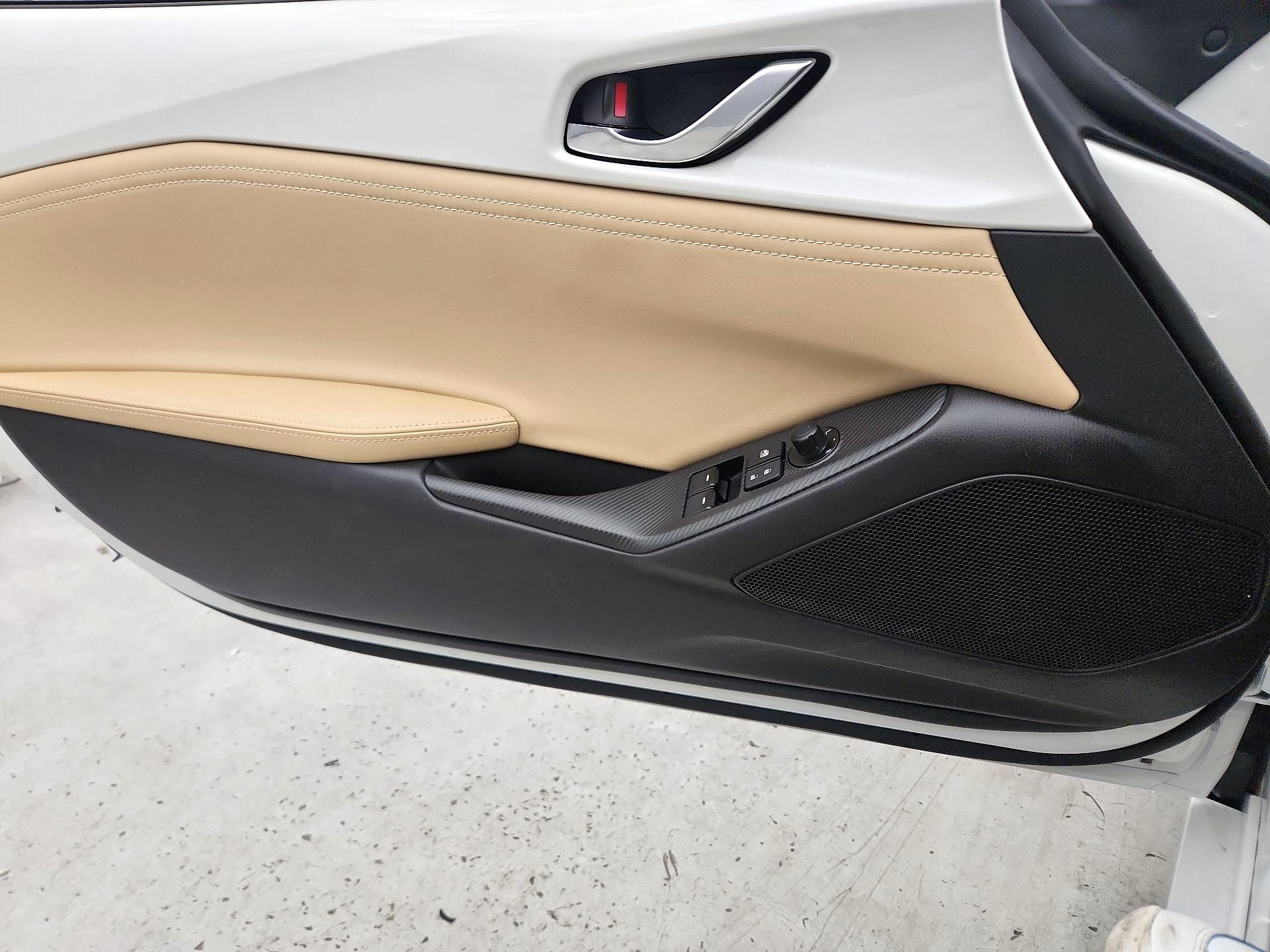Thumbnail: 2025 Mazda MX-5 Miata - 12