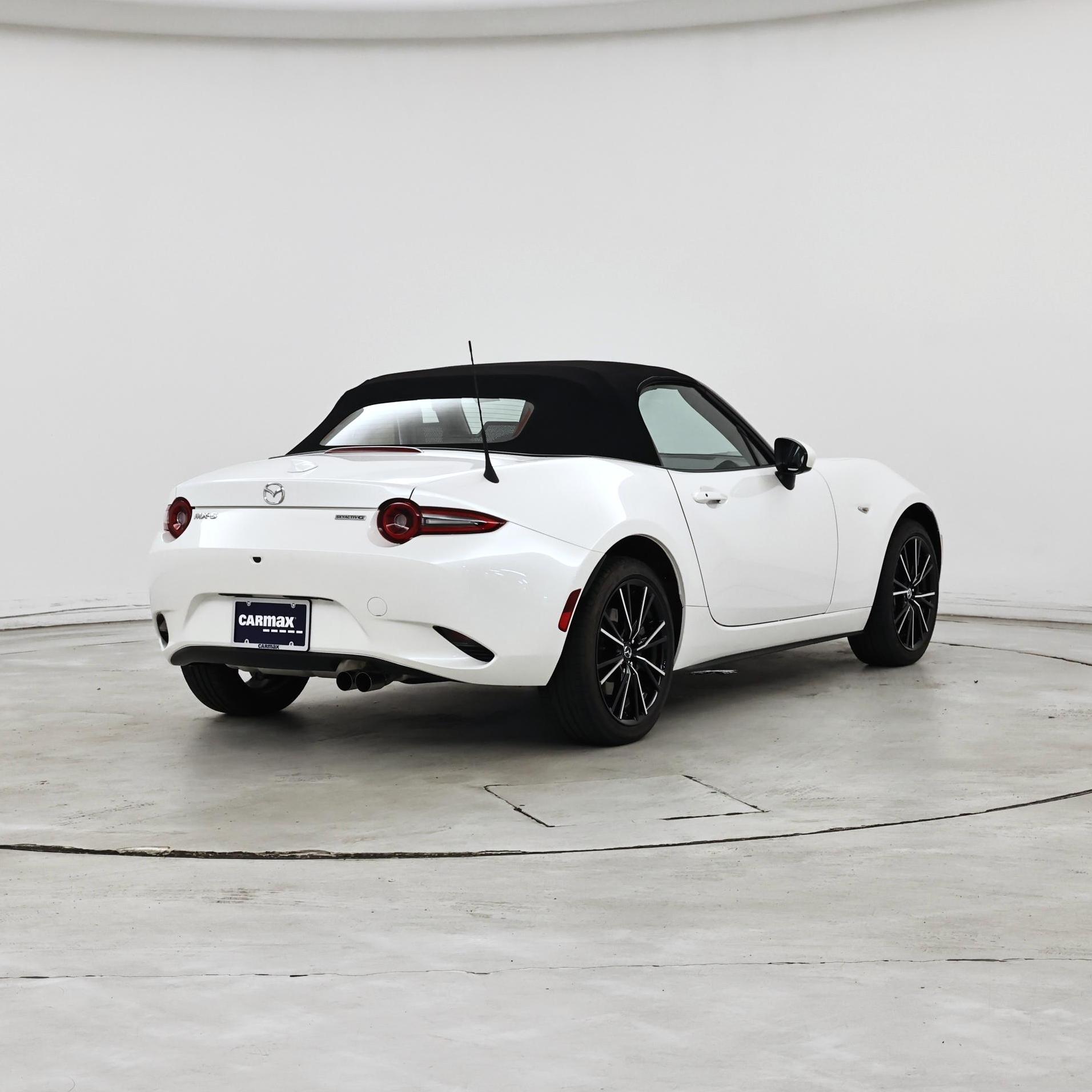 Thumbnail: 2025 Mazda MX-5 Miata - 8