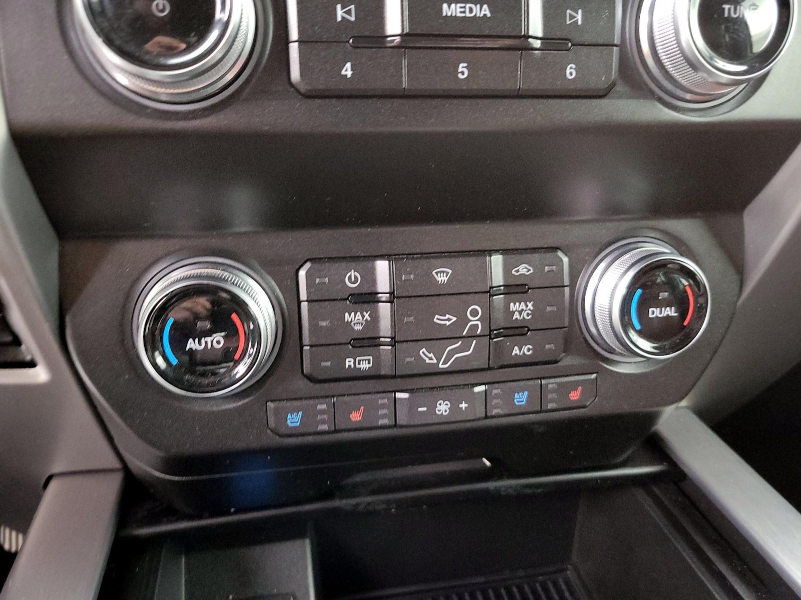 2019 Ford F-250 Super Duty Platinum - Photo 18