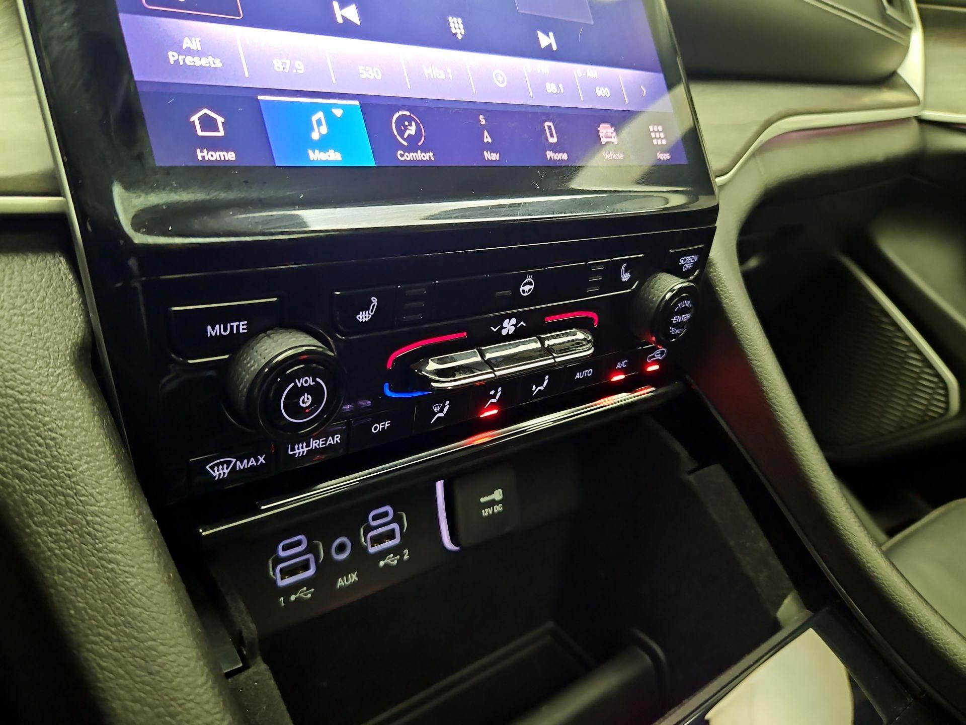 Thumbnail: 2022 Jeep Grand Cherokee - 17