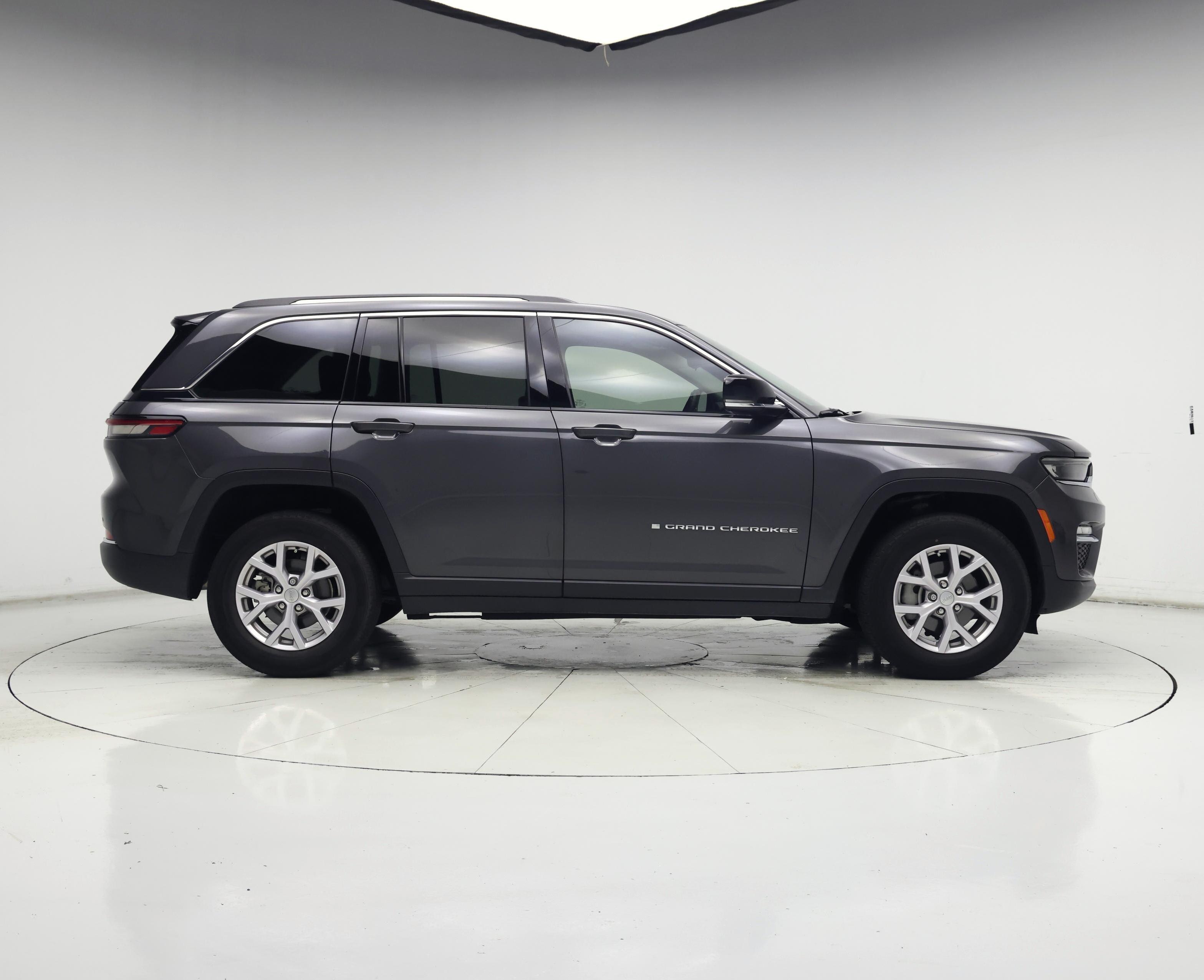 Thumbnail: 2022 Jeep Grand Cherokee - 7