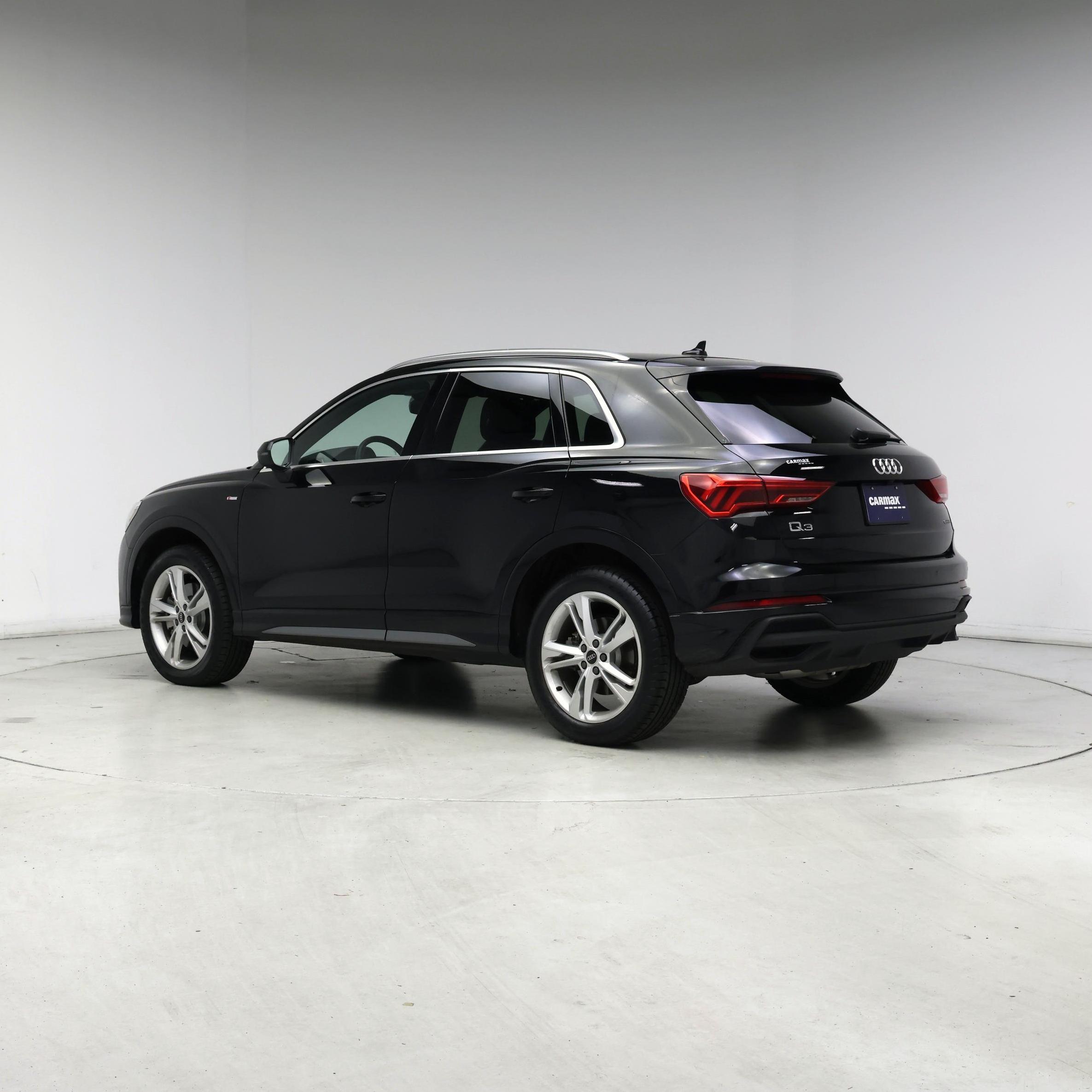 Thumbnail: 2023 Audi Q3 - 2