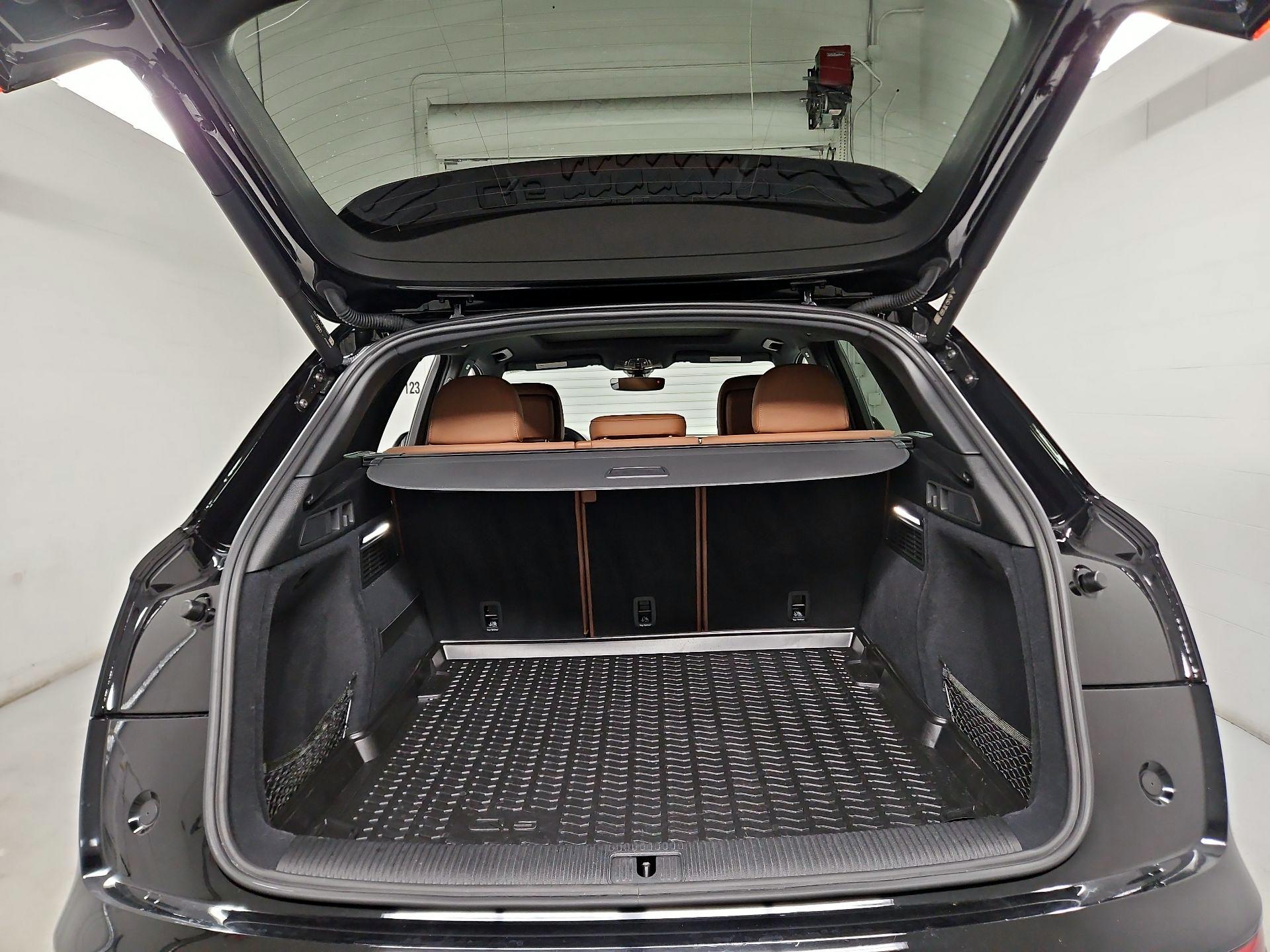 Thumbnail: 2023 Audi Q5 - 20