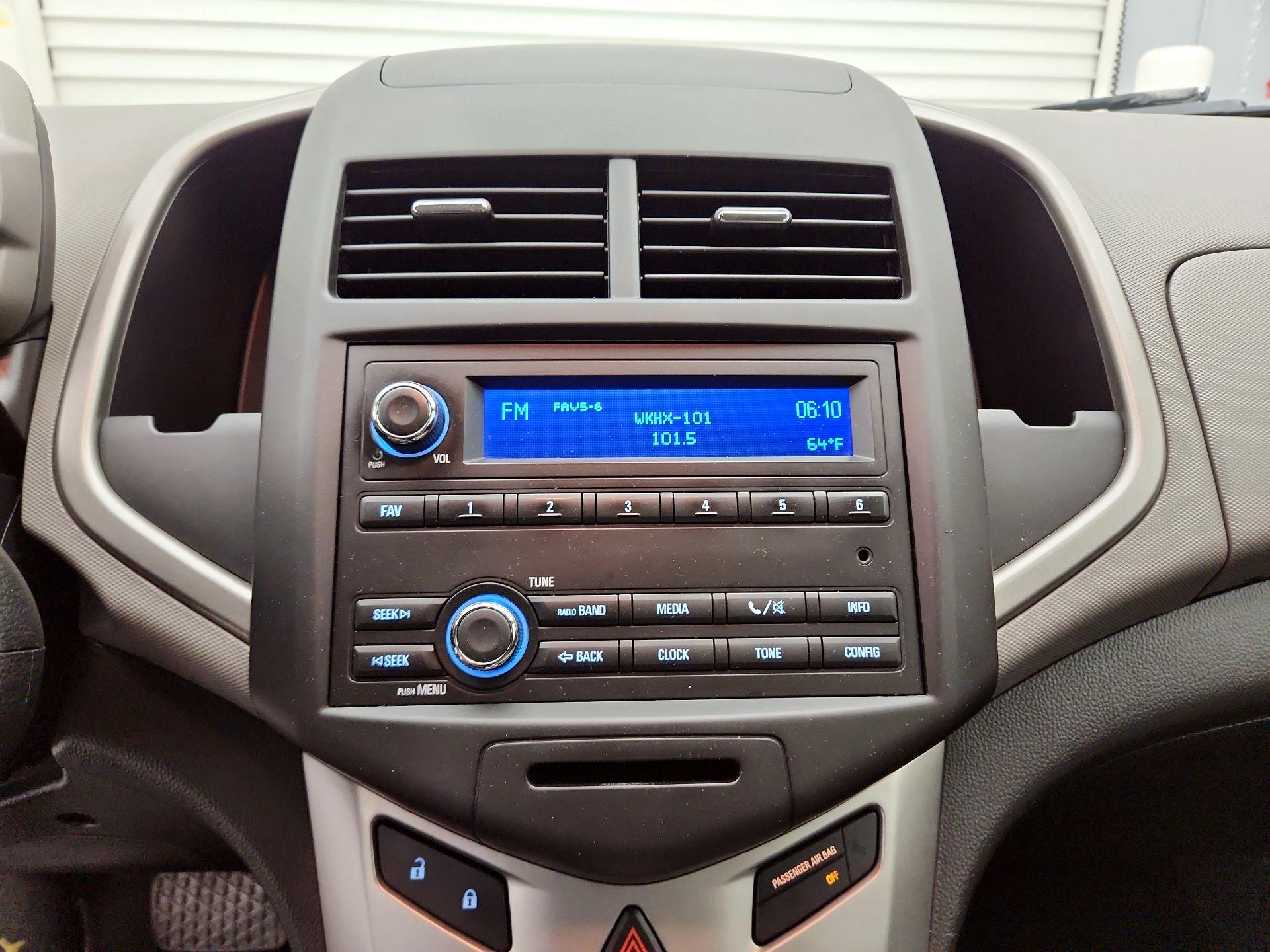 Thumbnail: 2015 Chevrolet Sonic - 16