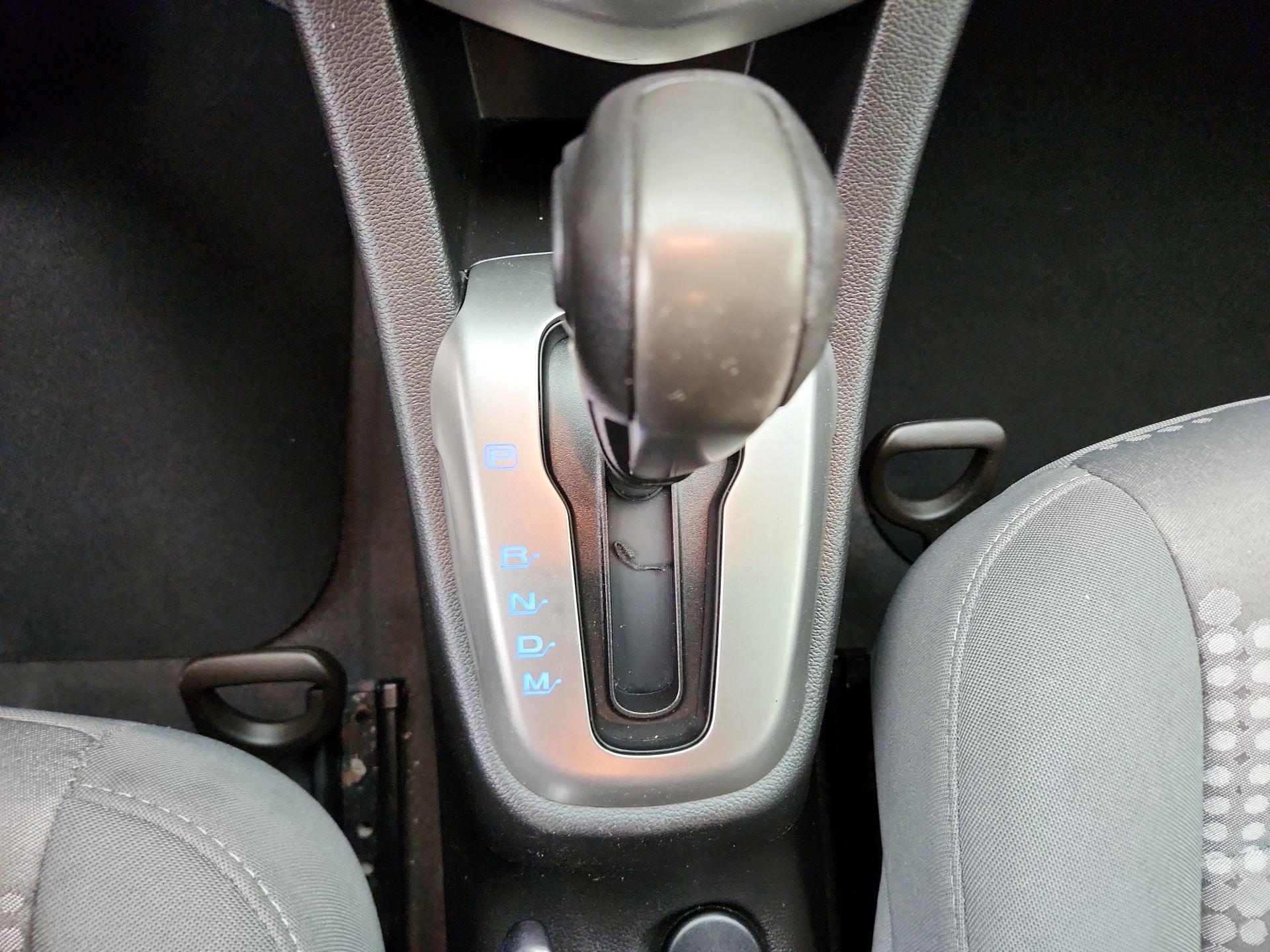 Thumbnail: 2015 Chevrolet Sonic - 18